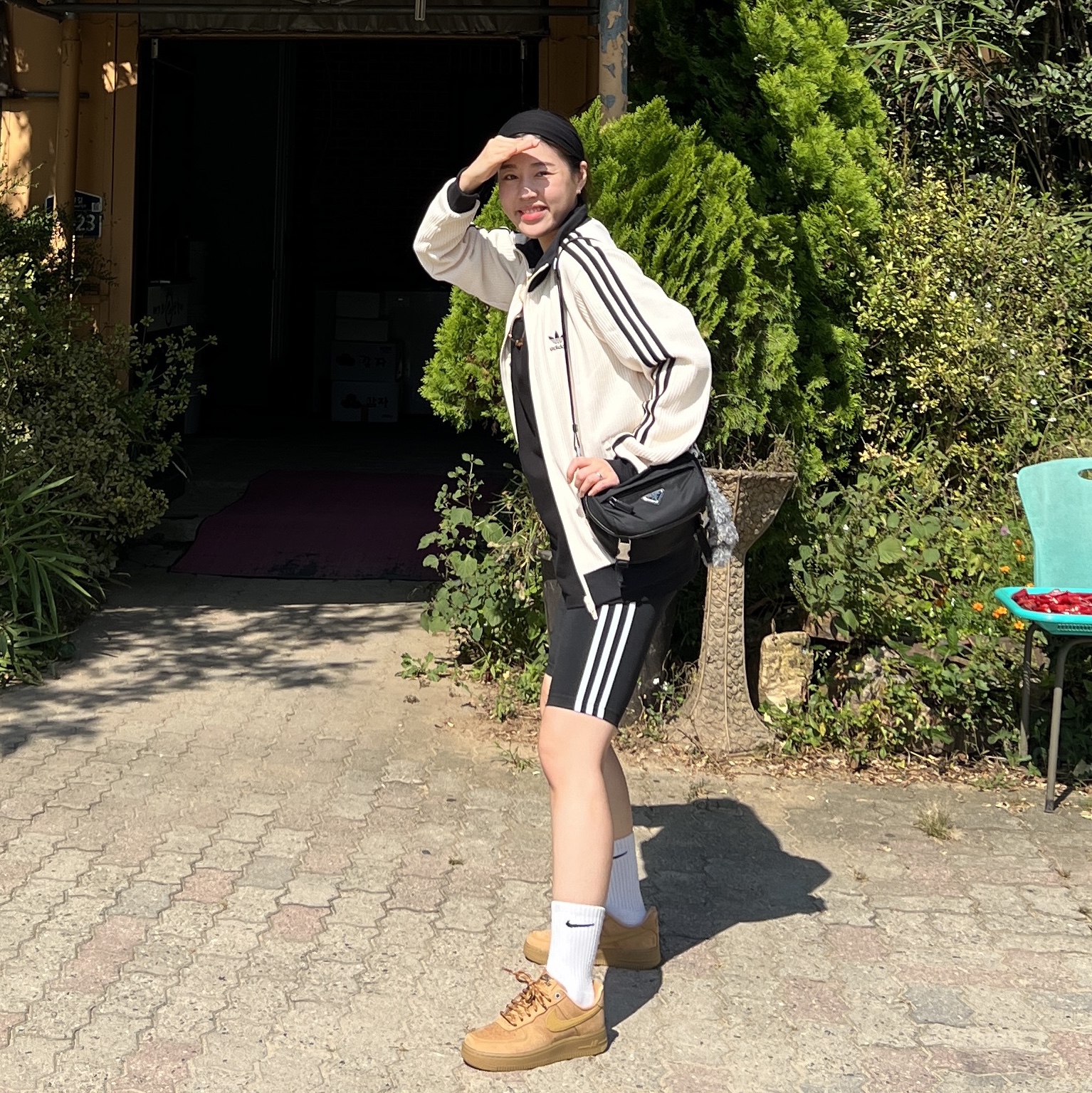 (W) Nike Air Force 1 '07 WB Flax Wheat, Adidas Waffle Beckenbauer Track Top Wonder White - KR Sizing 착용 스타일 - 1