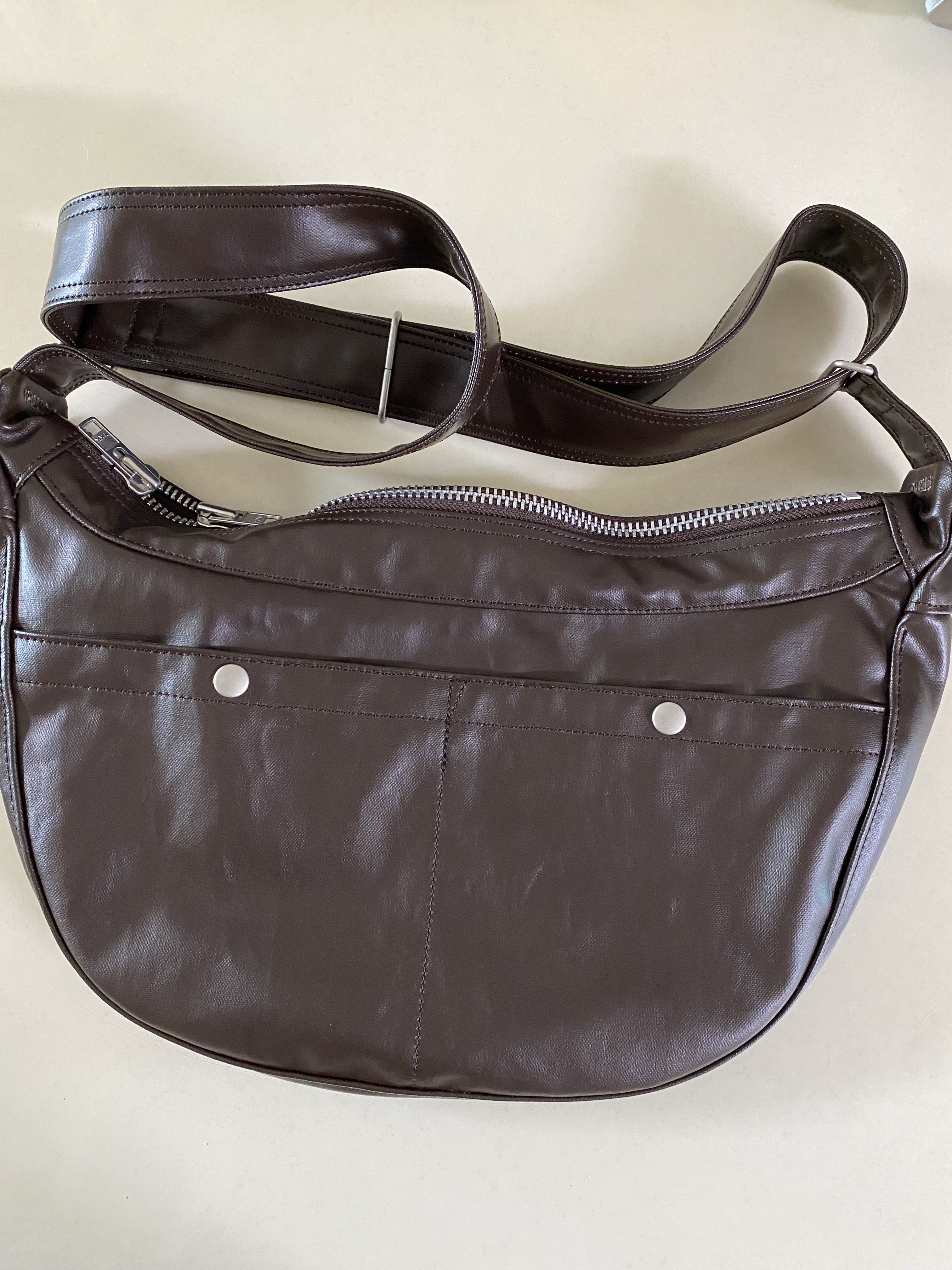Porter Free Style Shoulder Bag Brown 착용 스타일 - 2