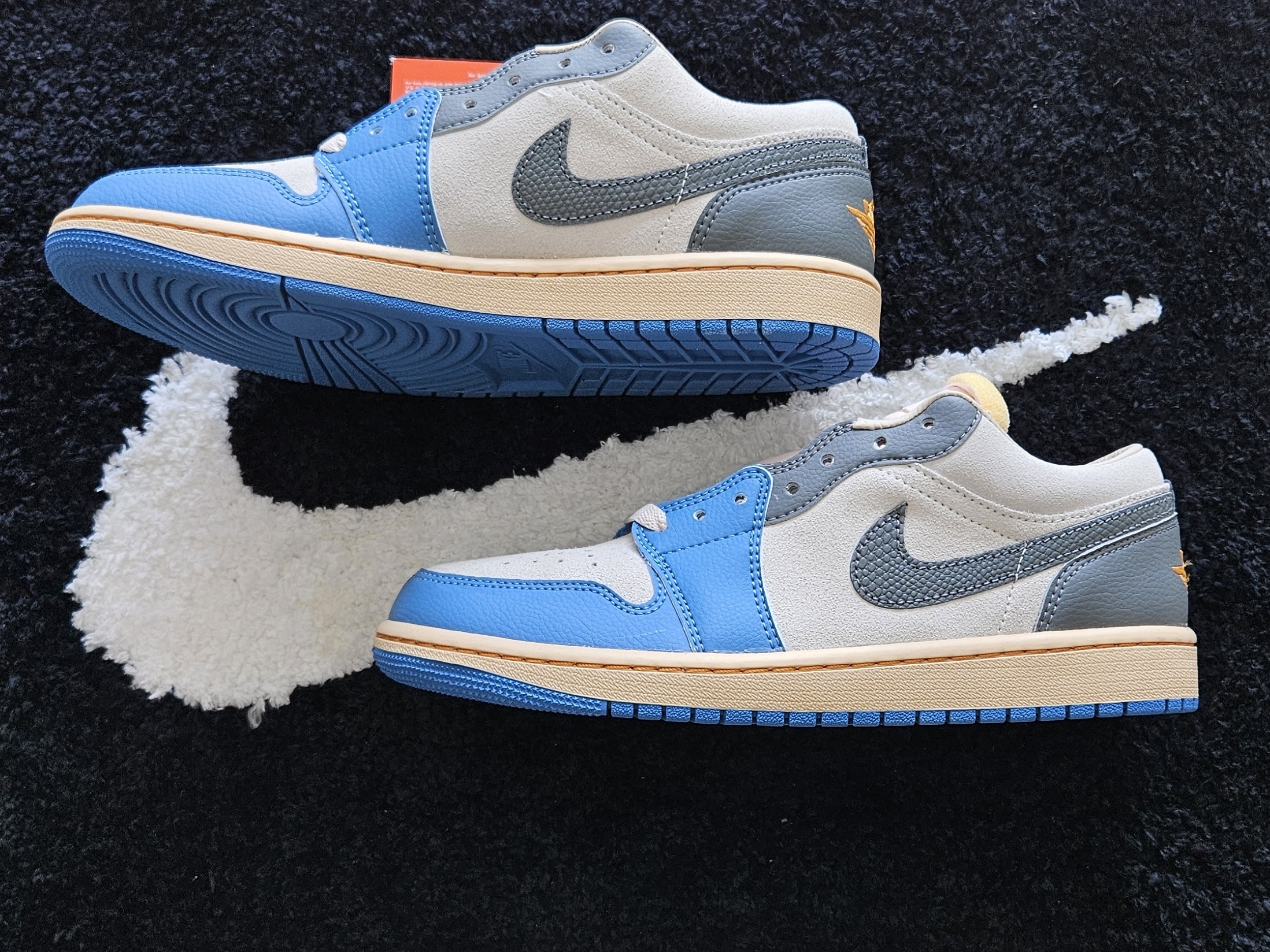 Jordan 1 Low SE Tokyo 96 착용 스타일 - 2