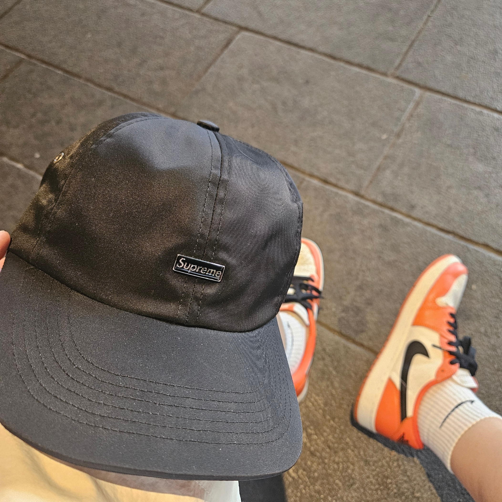 Supreme Enamel Logo 6-Panel Black - 23FW, Jordan 1 Low OG Starfish 착용 스타일