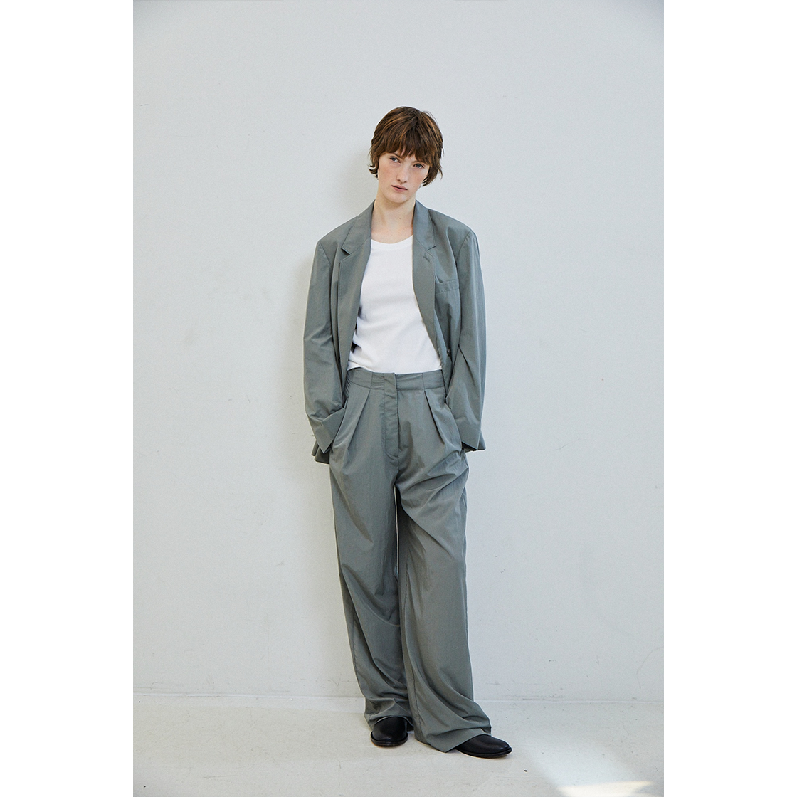 FARVEN Walter Pin Tuck Slacks Desert Sage 상세 이미지 2