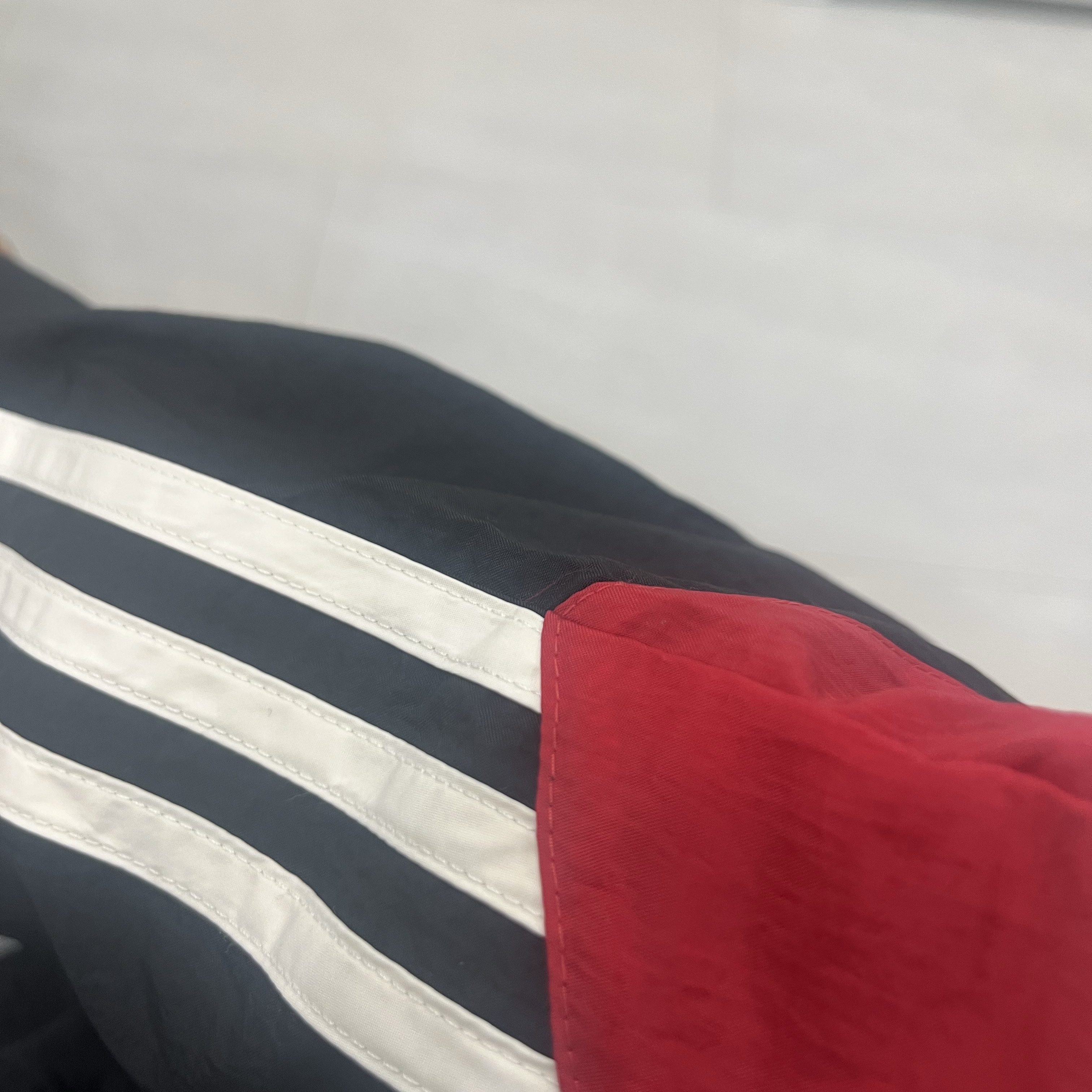 Adidas Manchester United Originals Track Top Black Red - KR Sizing 착용 스타일 - 2