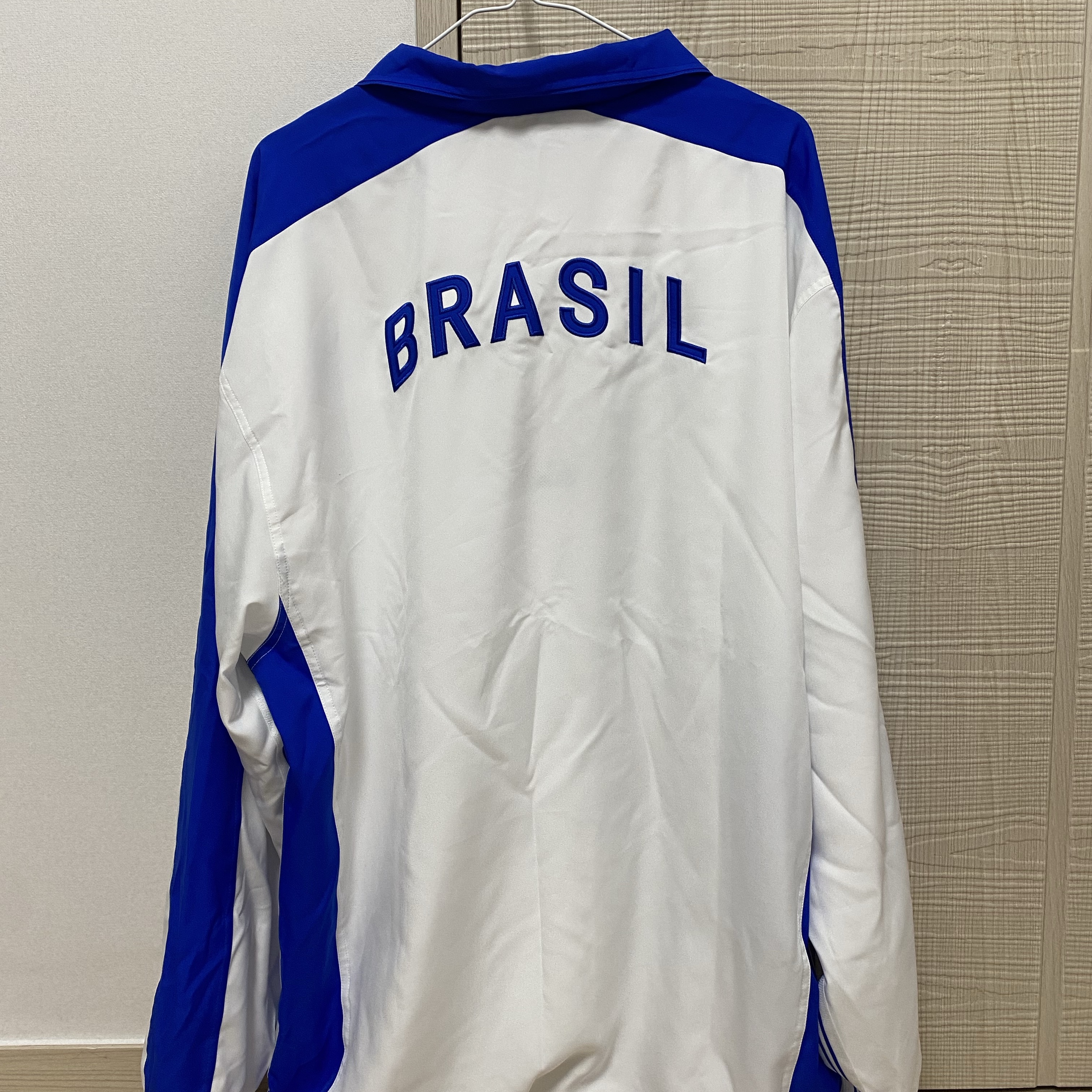 Nike Brazil 1998 Reissue Soccer Replica Track Jacket White (FZ6681-100) 착용 스타일 - 2