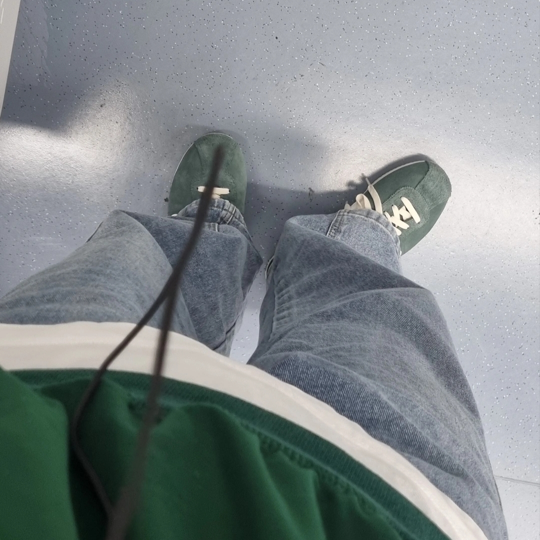 Nike Cortez Vintage Green 착용 스타일