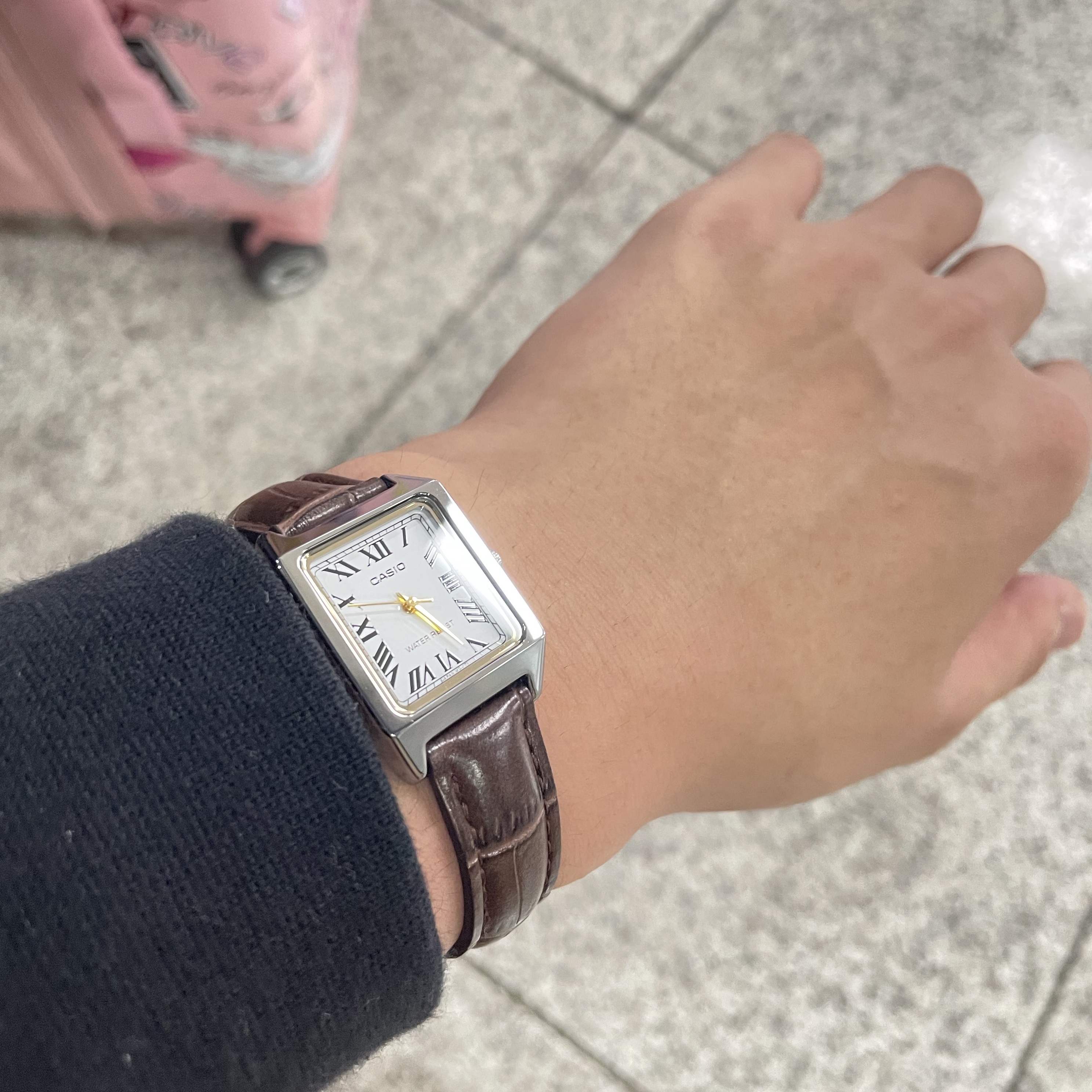 Casio LTP-V007L-7B2 착용 스타일