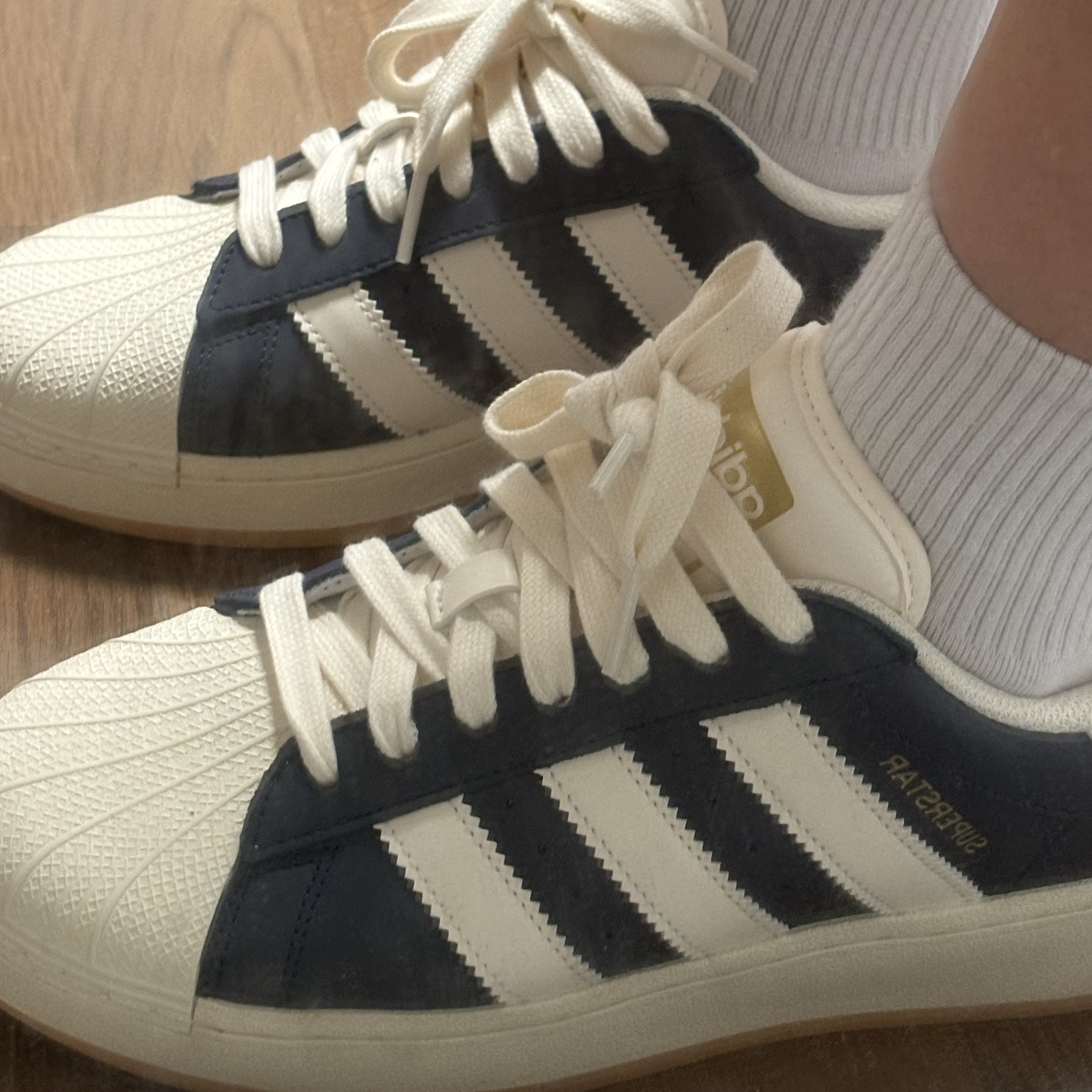 (W) Adidas Superstar XLG Night Indigo Cream White 착용 스타일