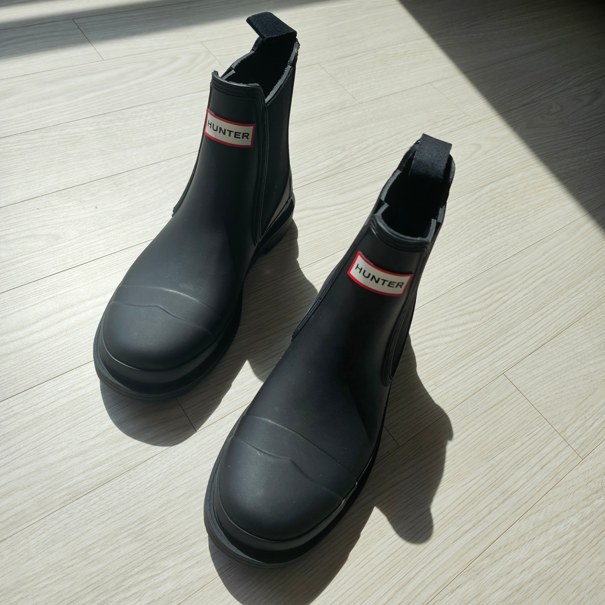 Hunter Commando Chelsea Boots Black 착용 스타일 - 3