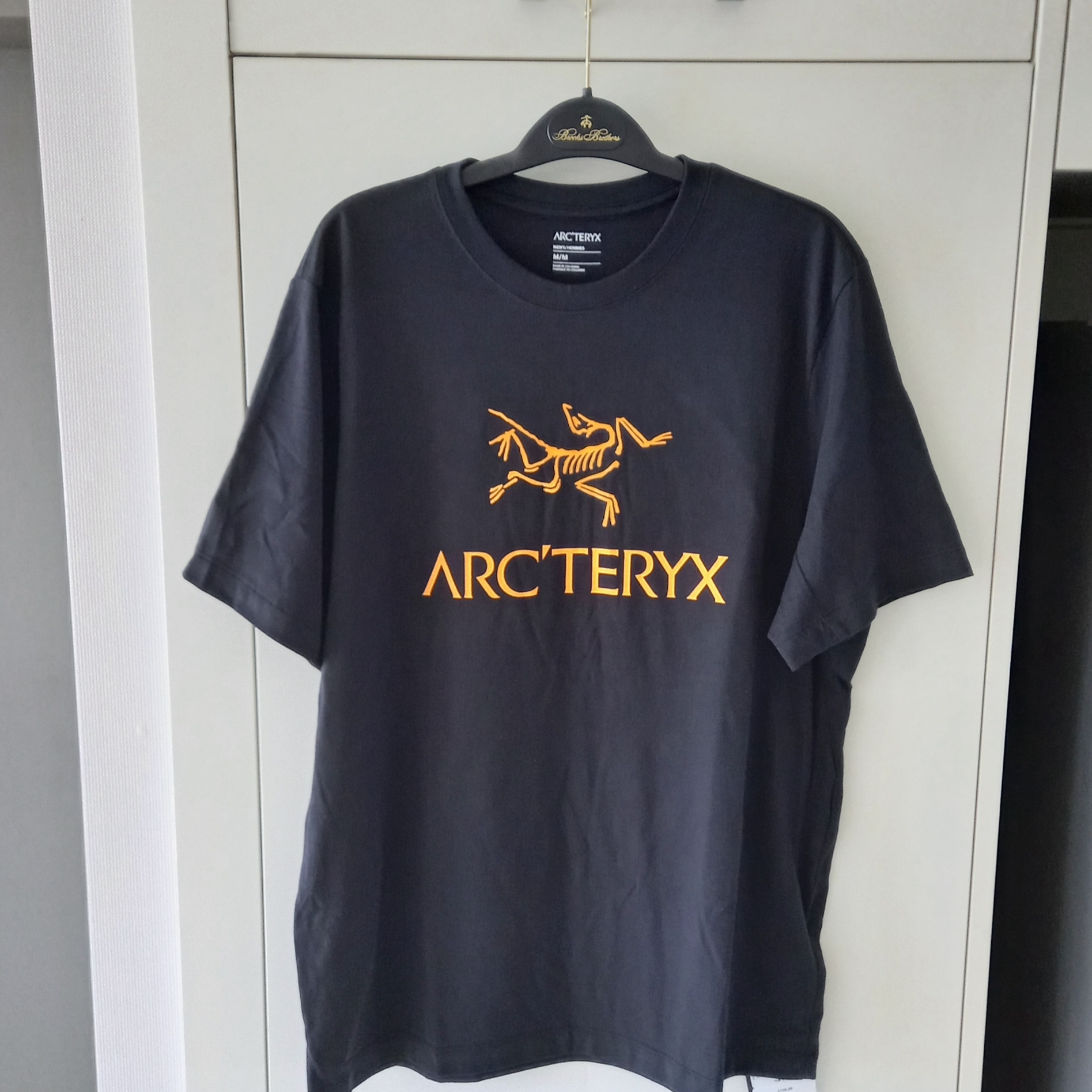 Arc'teryx Arc'word Logo SS T-Shirt Black II 착용 스타일 - 1