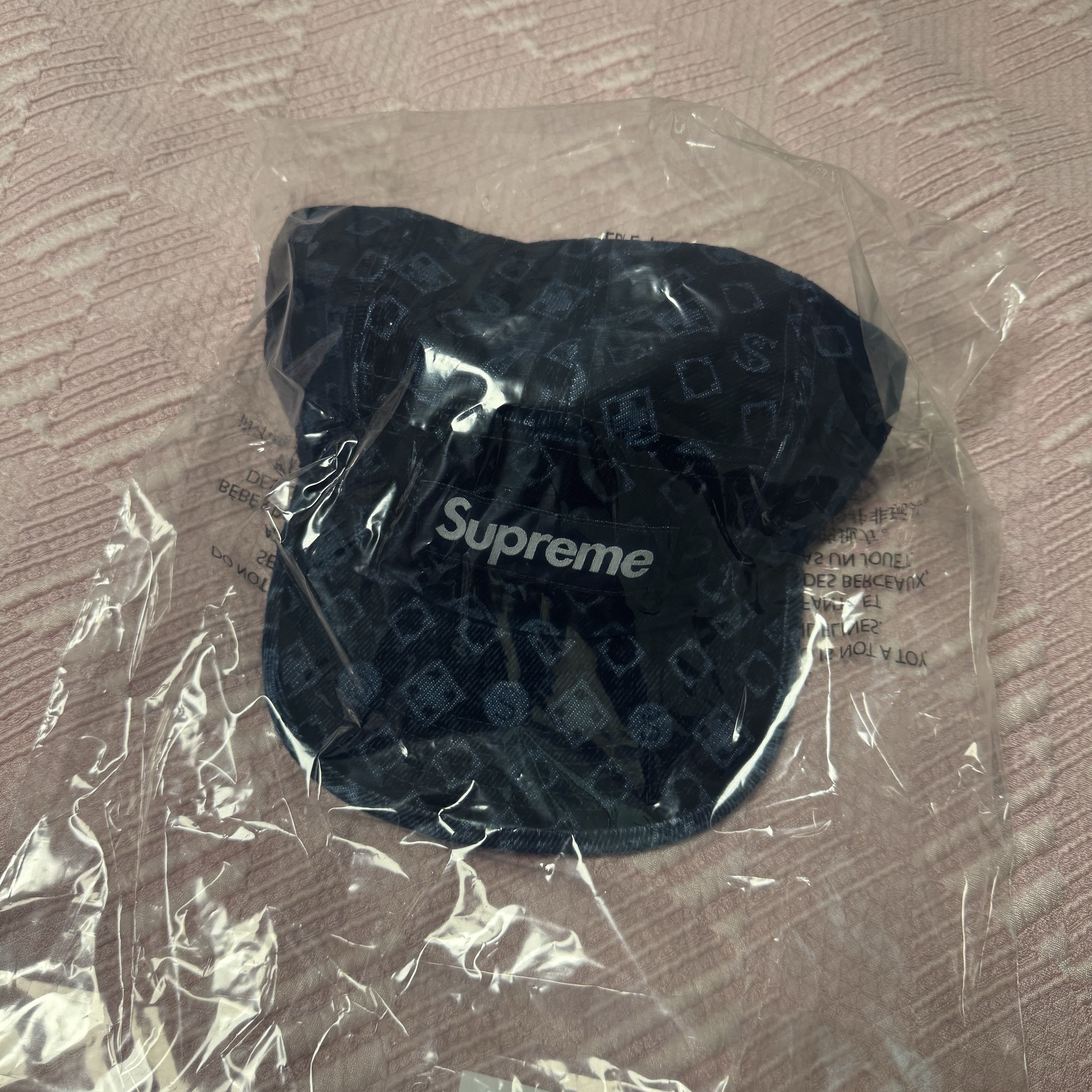 Supreme Flocked Denim Camp Cap Blue - 24FW, Nike x Peaceminusone LS T-Shirt Black (DR0098-010) 착용 스타일 - 2