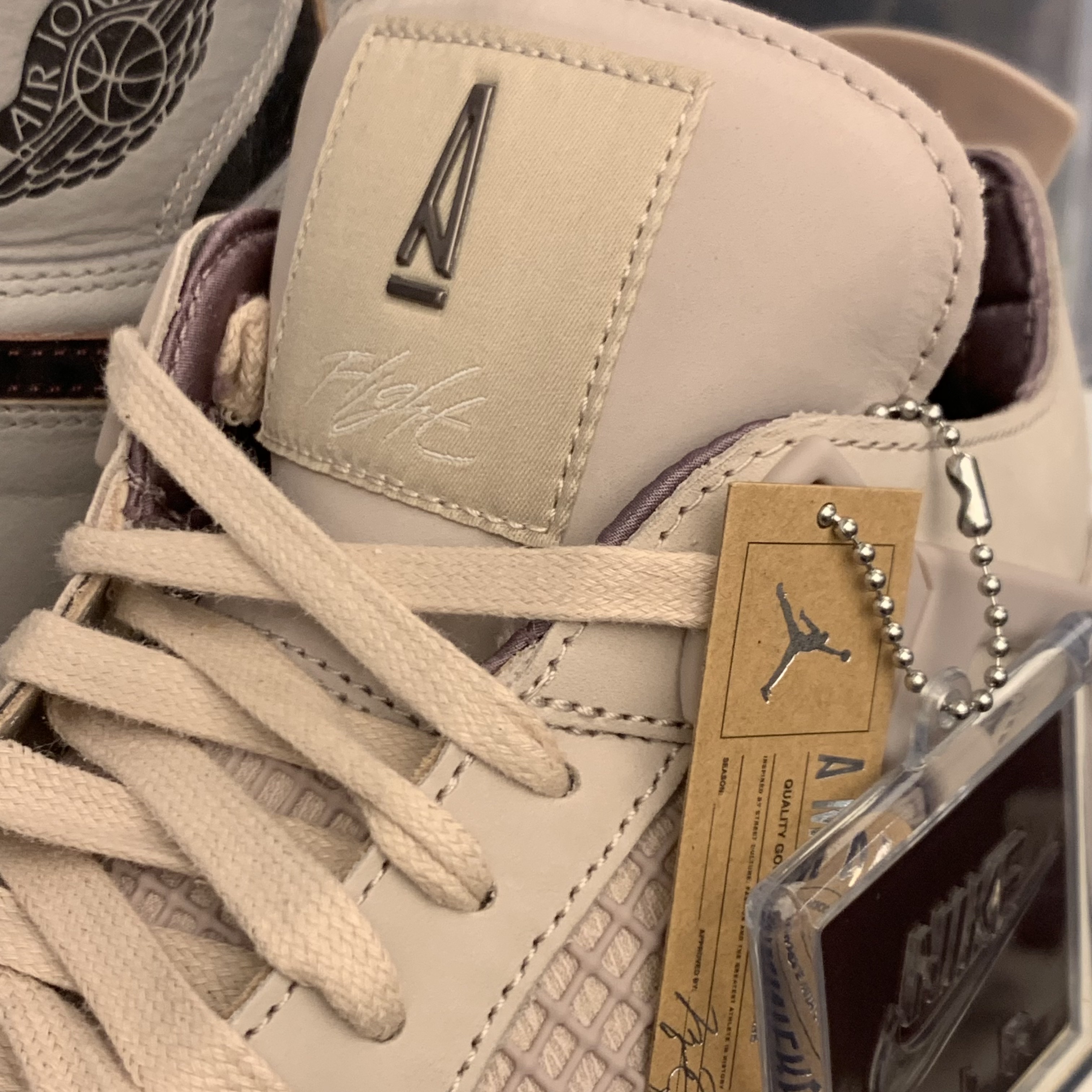 (W) Jordan 4 x A Ma Maniere Retro OG SP W.Y.W.S. 착용 스타일 - 1