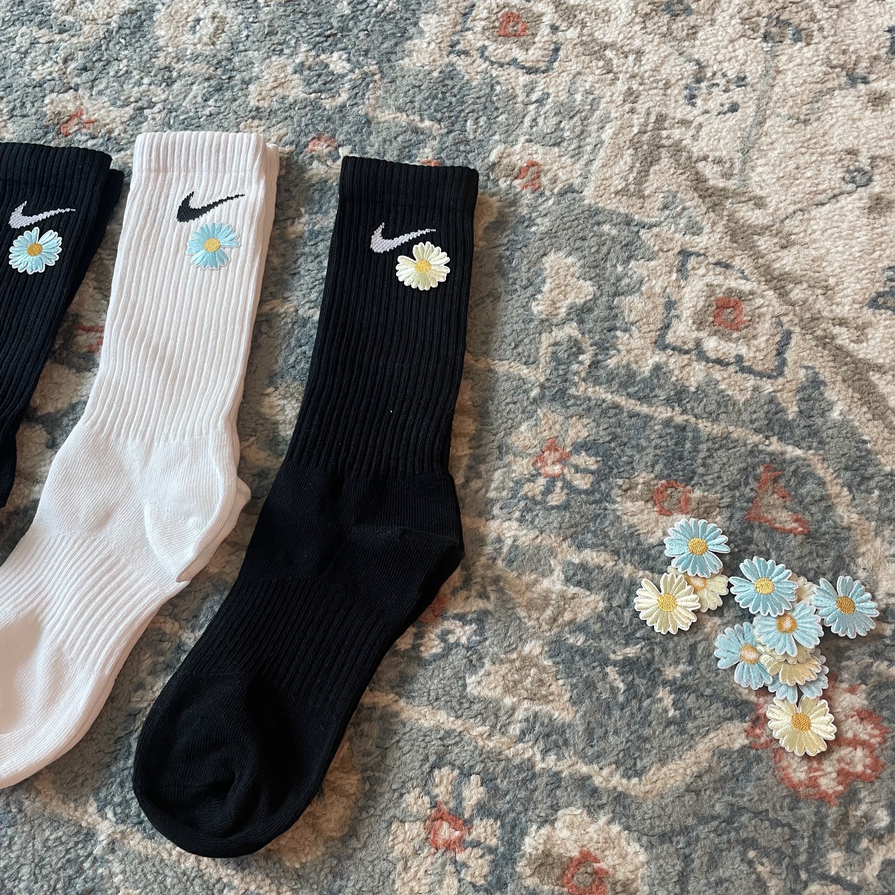 Nike Everyday Cushioned Training Crew Socks Black (3 Pack/Korean Ver.) 착용 스타일 - 1