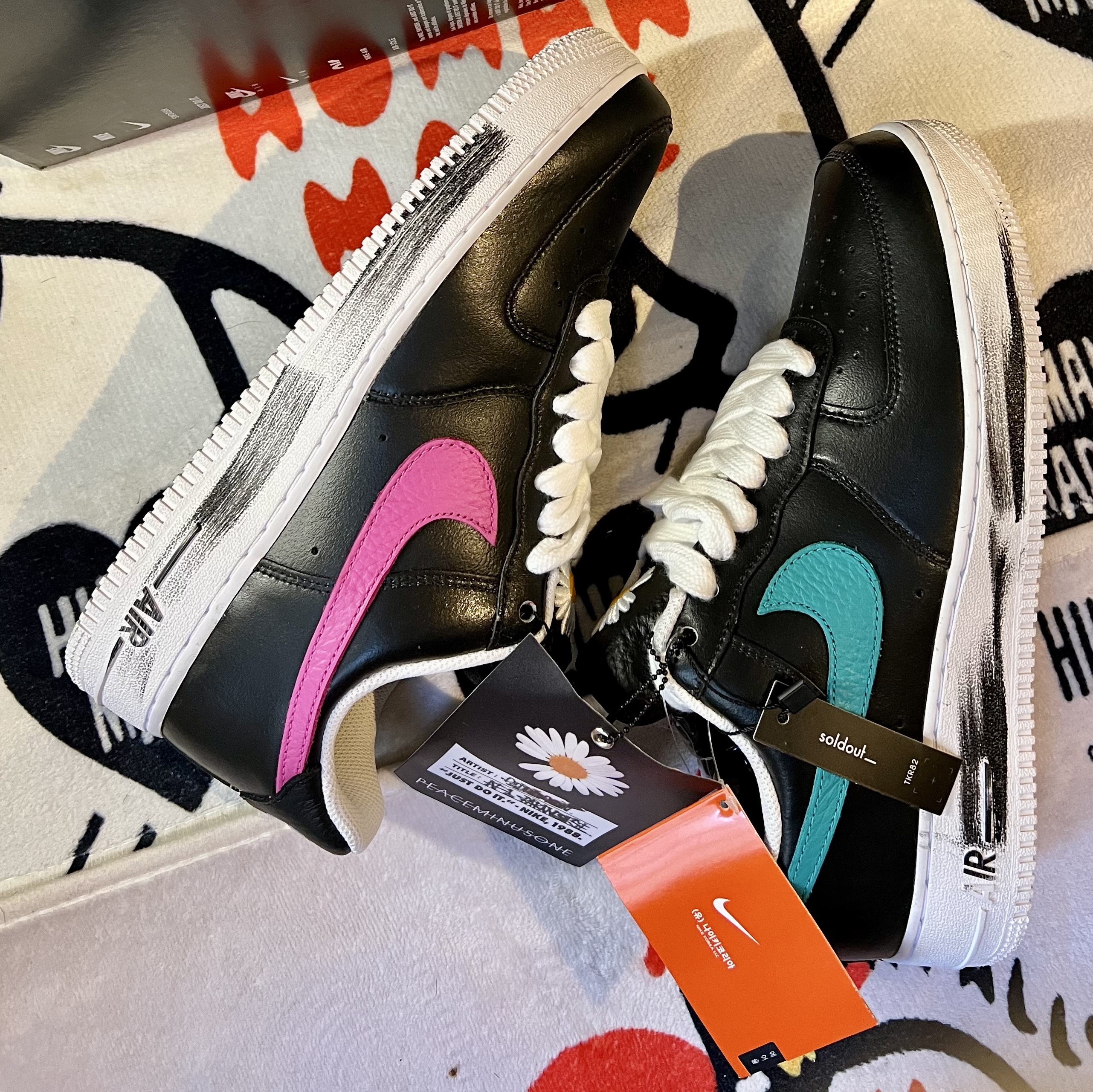 Nike x Peaceminusone Air Force 1 Low Para-Noise 3.0 Black and Multicolor 착용 스타일