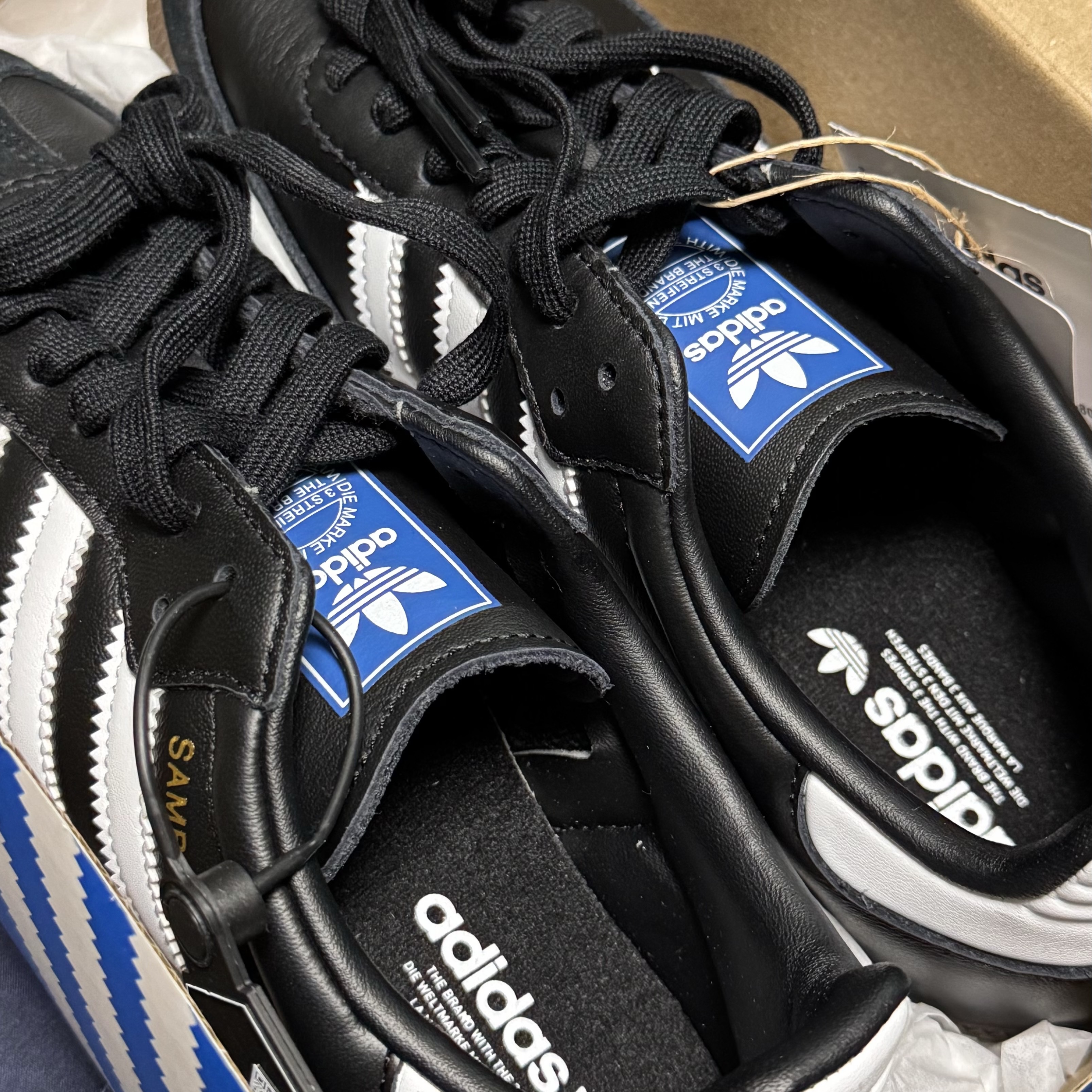 Adidas Samba OG Black White Gum 착용 스타일 - 1