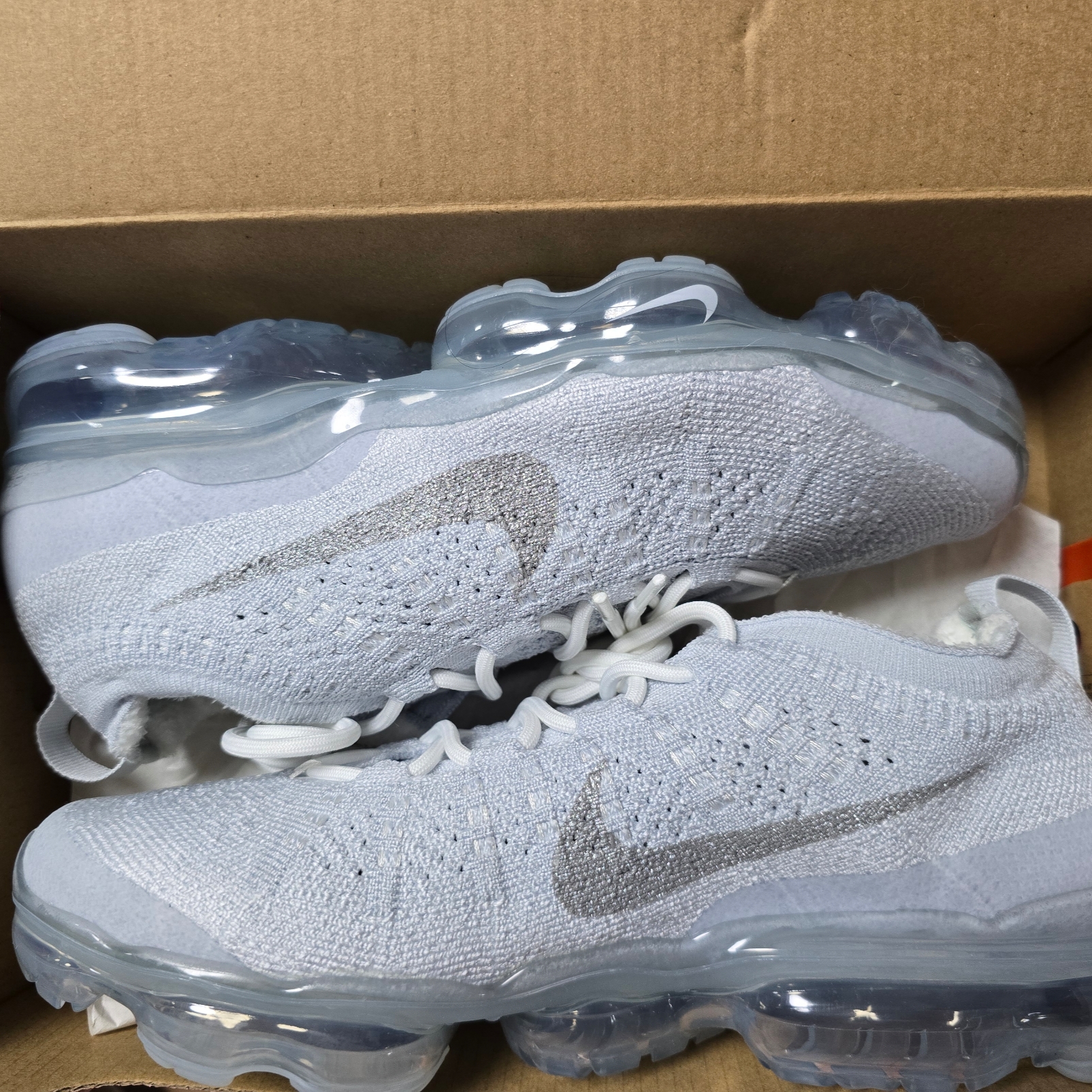 Nike Air VaporMax 2023 Flyknit Pure Platinum 착용 스타일