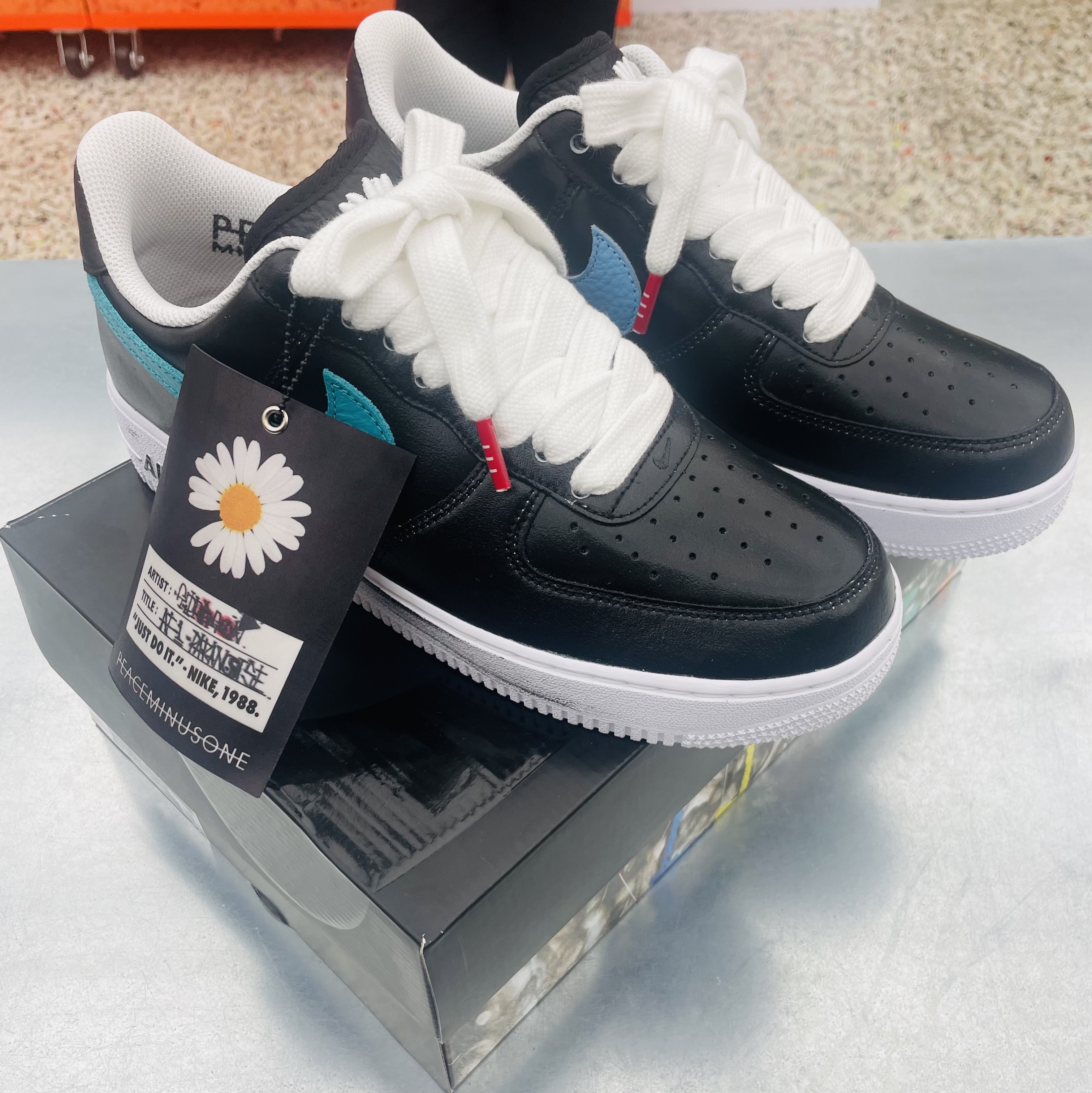 Nike x Peaceminusone Air Force 1 Low Para-Noise 3.0 Black and Multicolor 착용 스타일