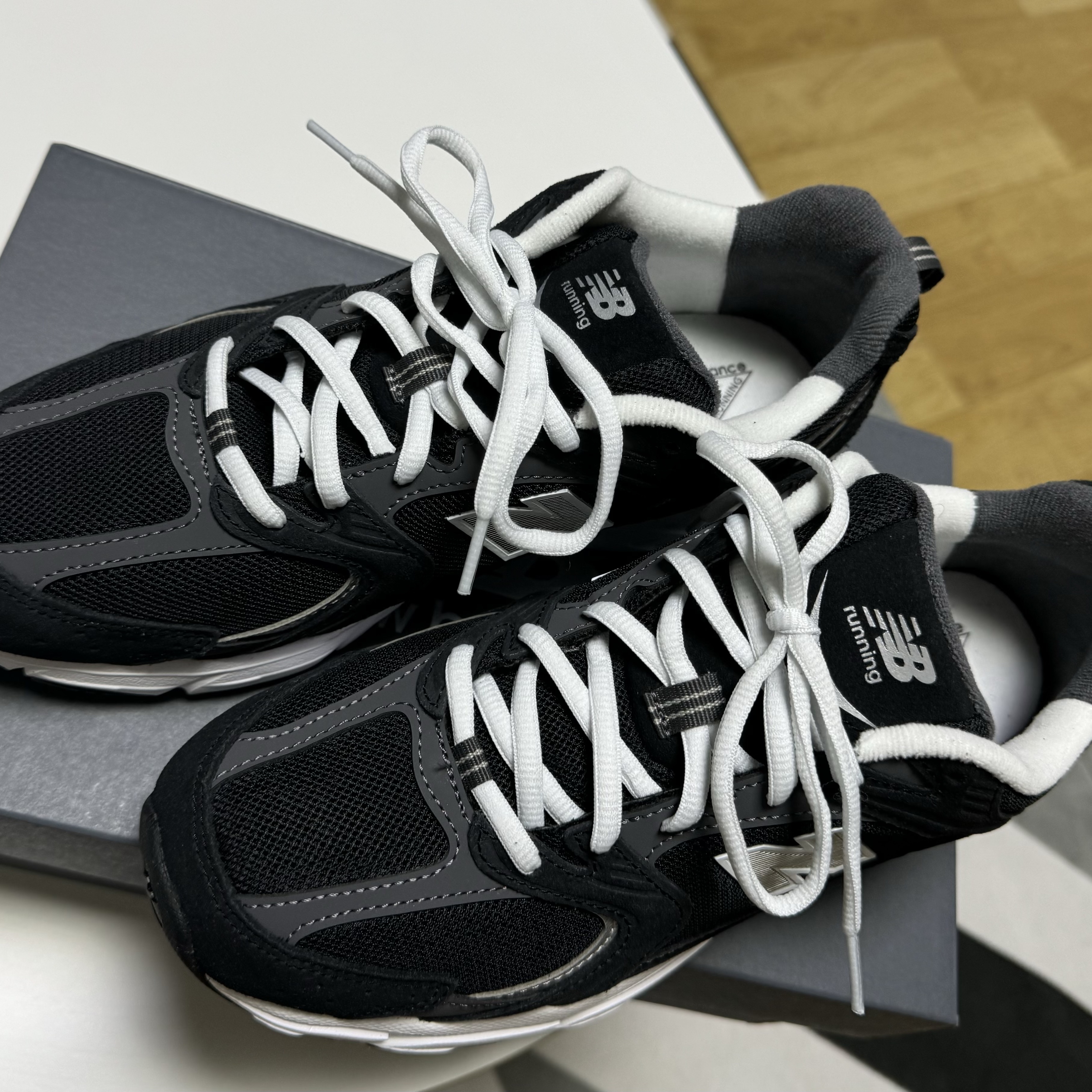 New Balance 530 Classic Black 착용 스타일