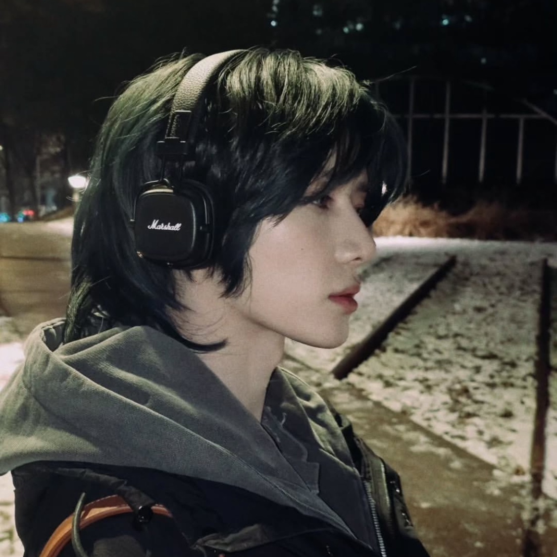 Marshall Major IV Black (Korean Ver.) 착용 스타일