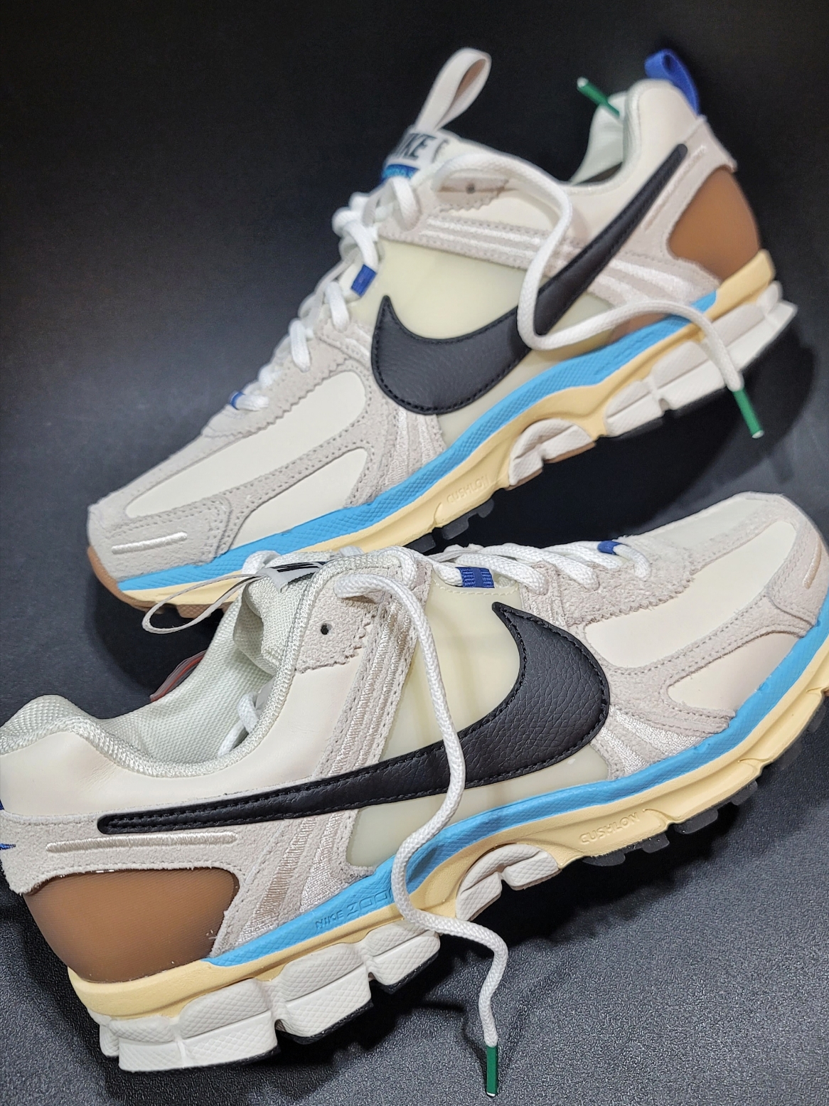 (W) Nike Zoom Vomero 5 PRM Designed by Japan 착용 스타일 - 1