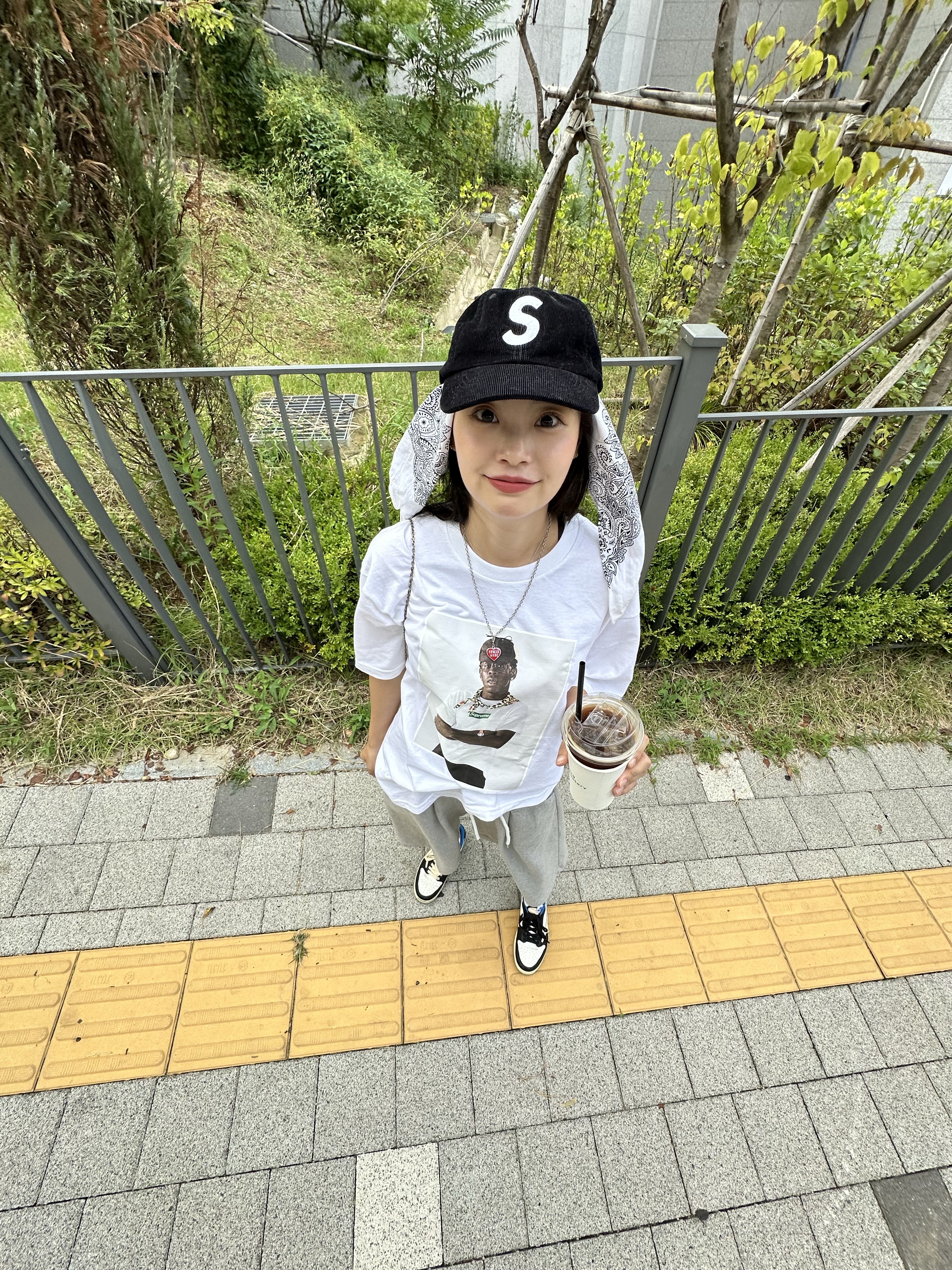 Supreme Tyler The Creator T-Shirt White - 24FW, Human Made Five Heart Necklace Silver 착용 스타일 - 5