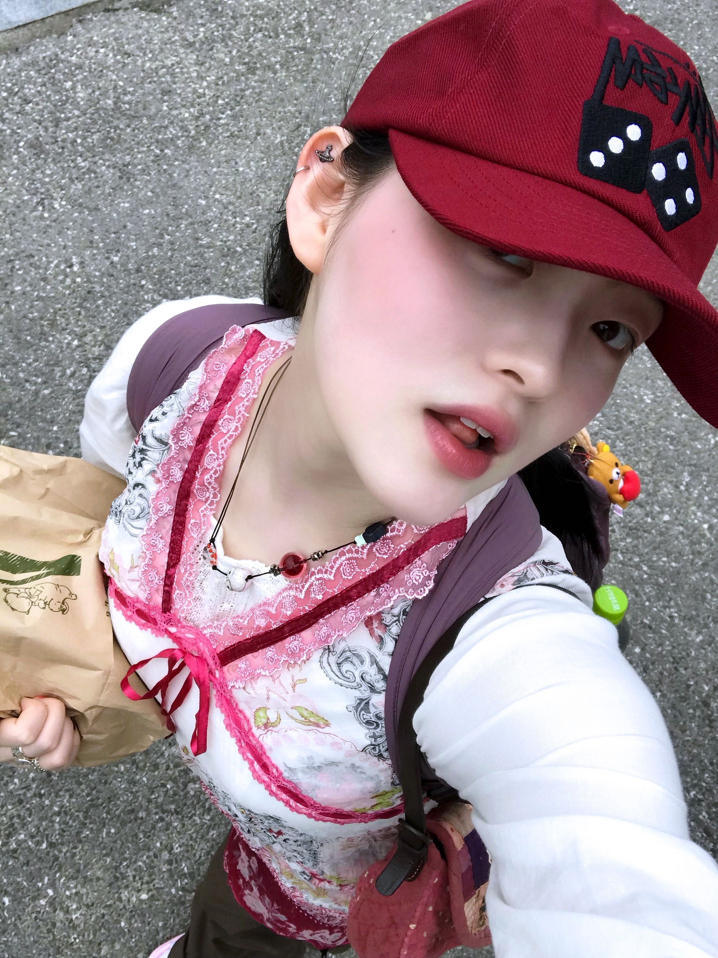 Stussy Low Profile Stock Dice Snapback Maroon 착용 스타일 - 2