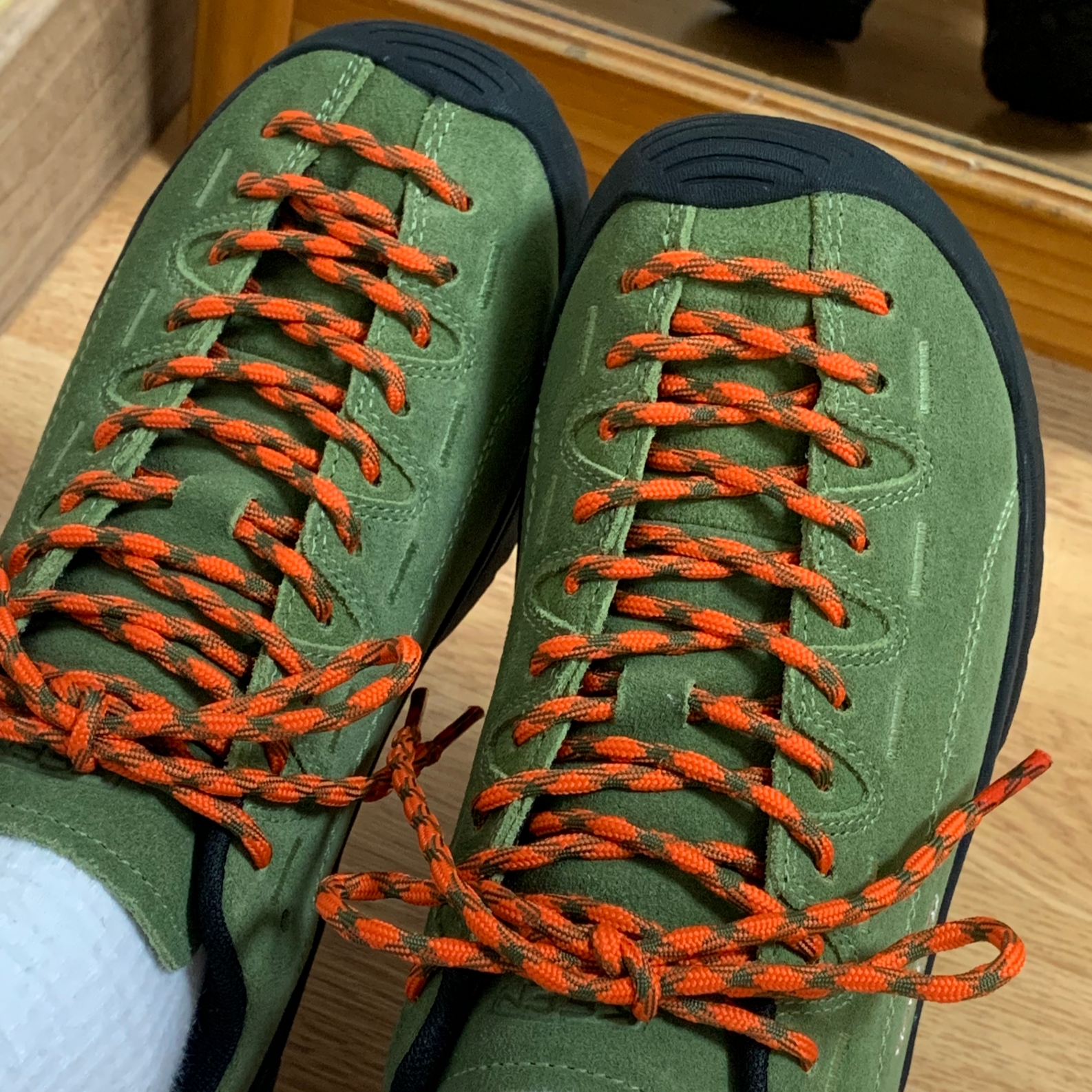 (W) Keen Jasper Sneakers Olive Black 착용 스타일