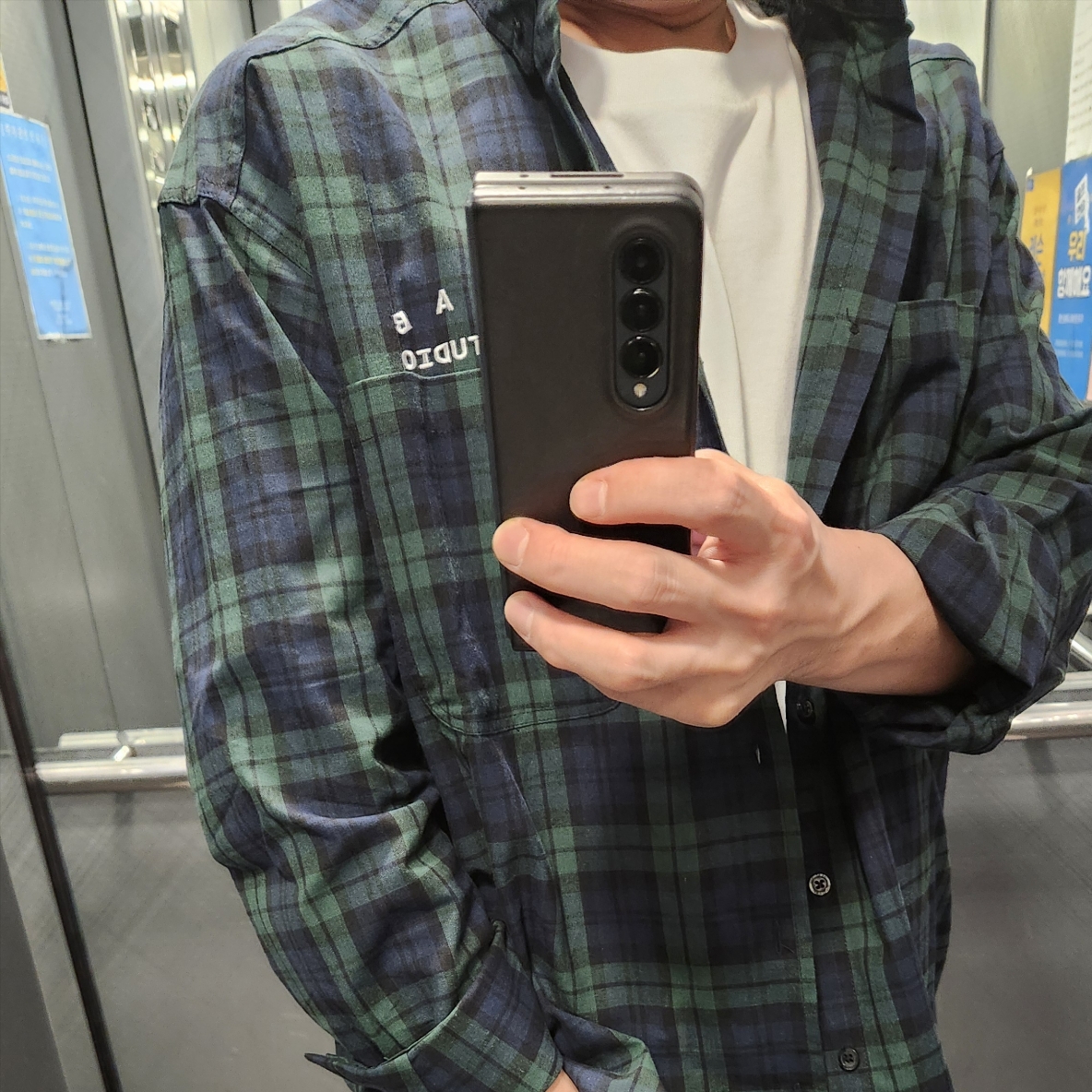 IAB Studio Blackwatch Tartan Shirt Blue Green 착용 스타일