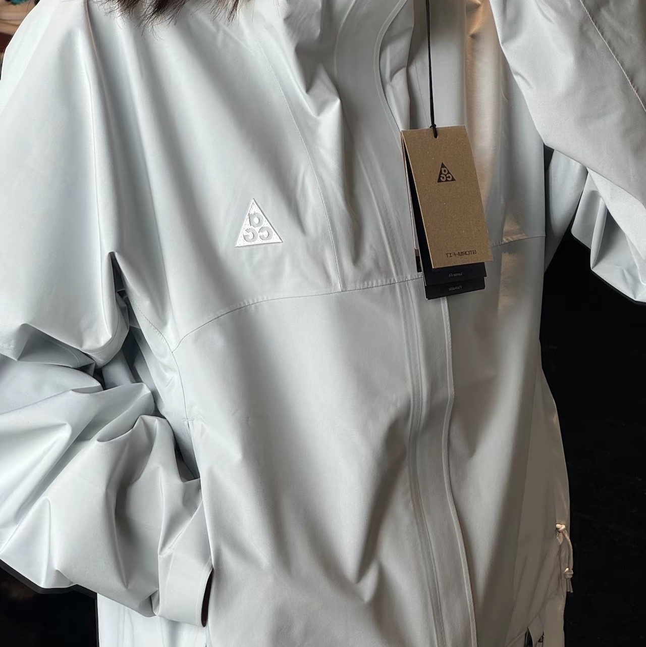 Nike ACG Storm-Fit ADV Cascade Rains Full Zip Jacket Photon Dust - Asia 착용 스타일