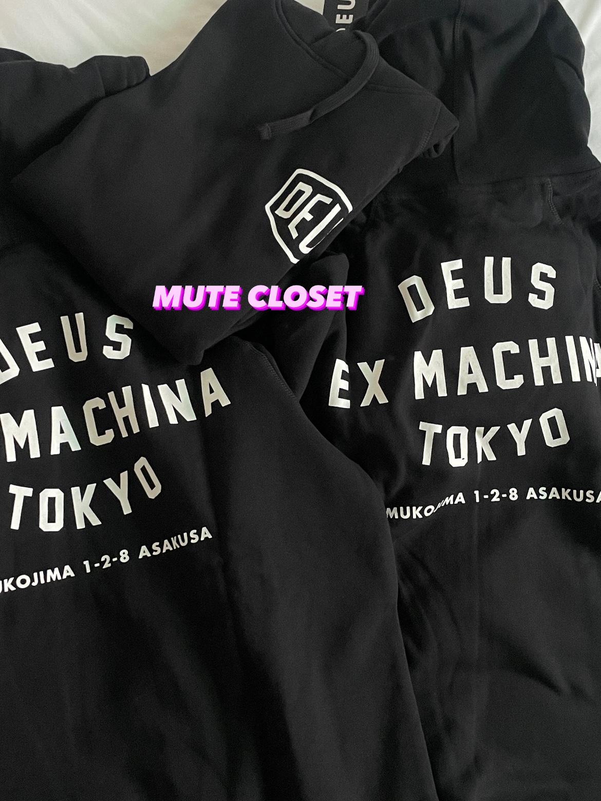 Deus Ex Machina Tokyo Asakusa Address Hoodie Black 착용 스타일