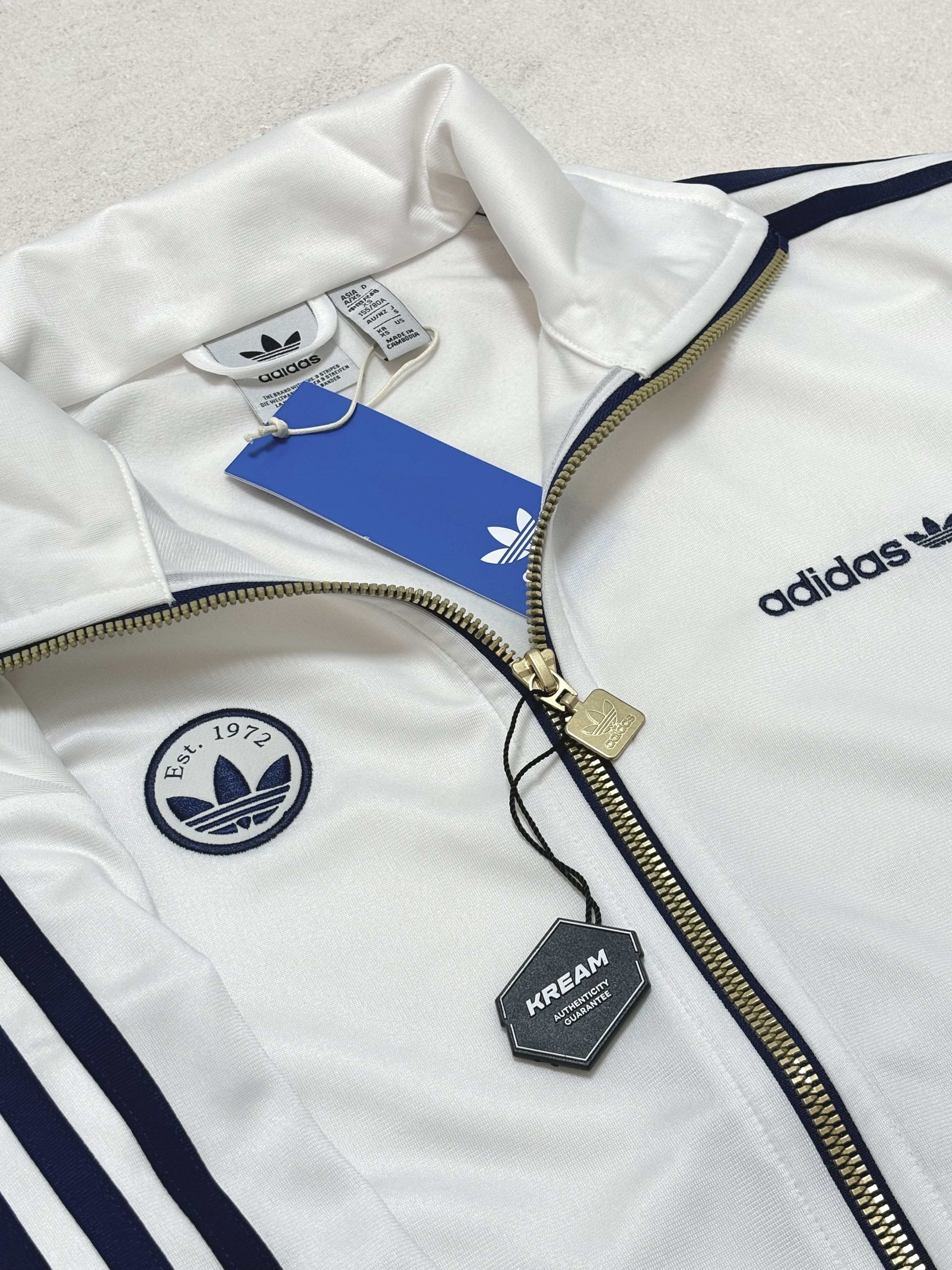 (W) Adidas Firebird Badge Track Top Cloud White - KR Sizing 착용 스타일 - 2