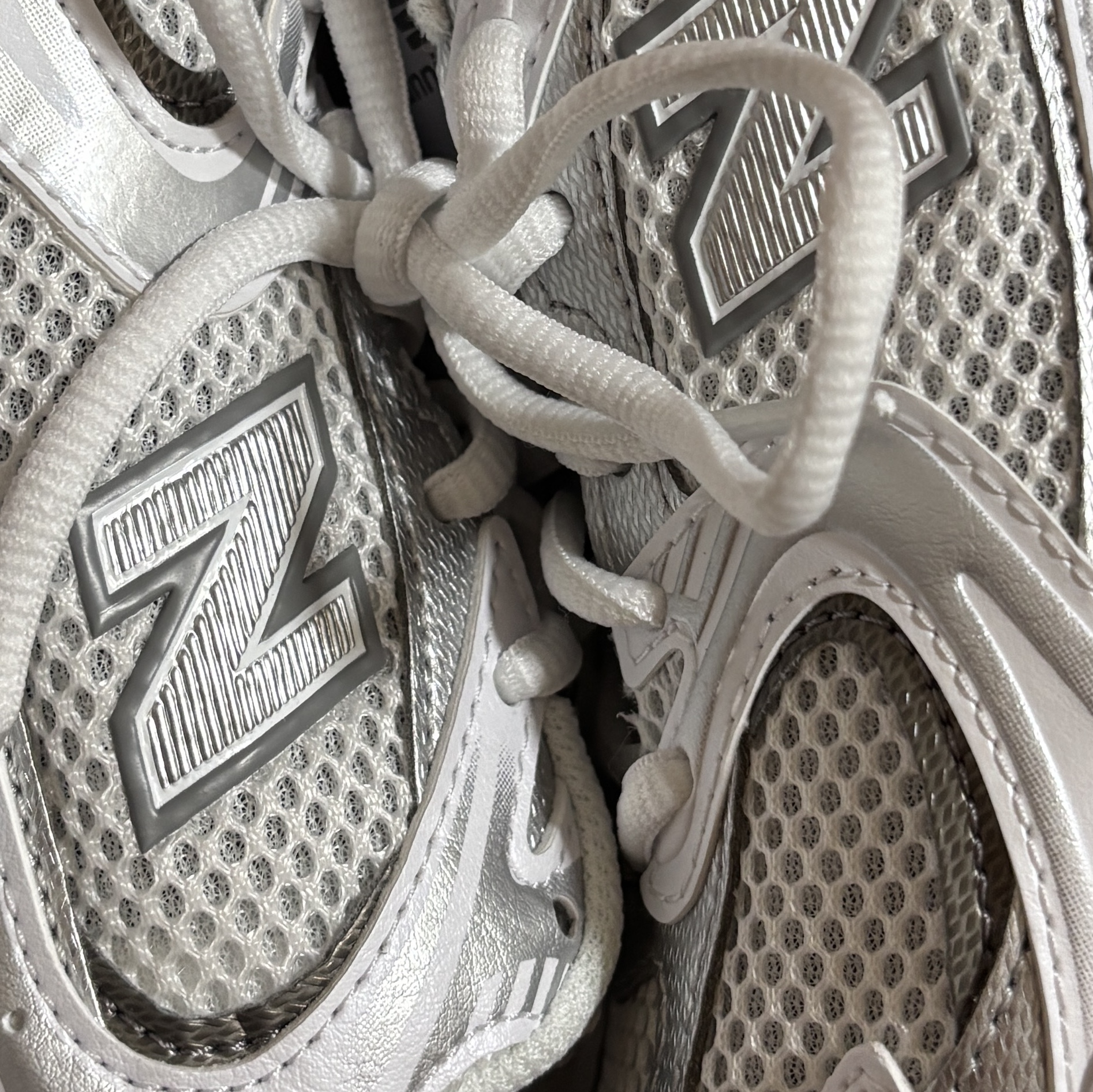 New Balance 530 White Silver 착용 스타일