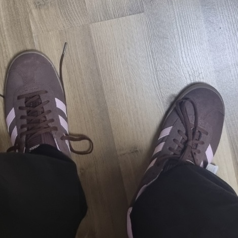 Adidas Gazelle Auburn Clear Pink 착용 스타일