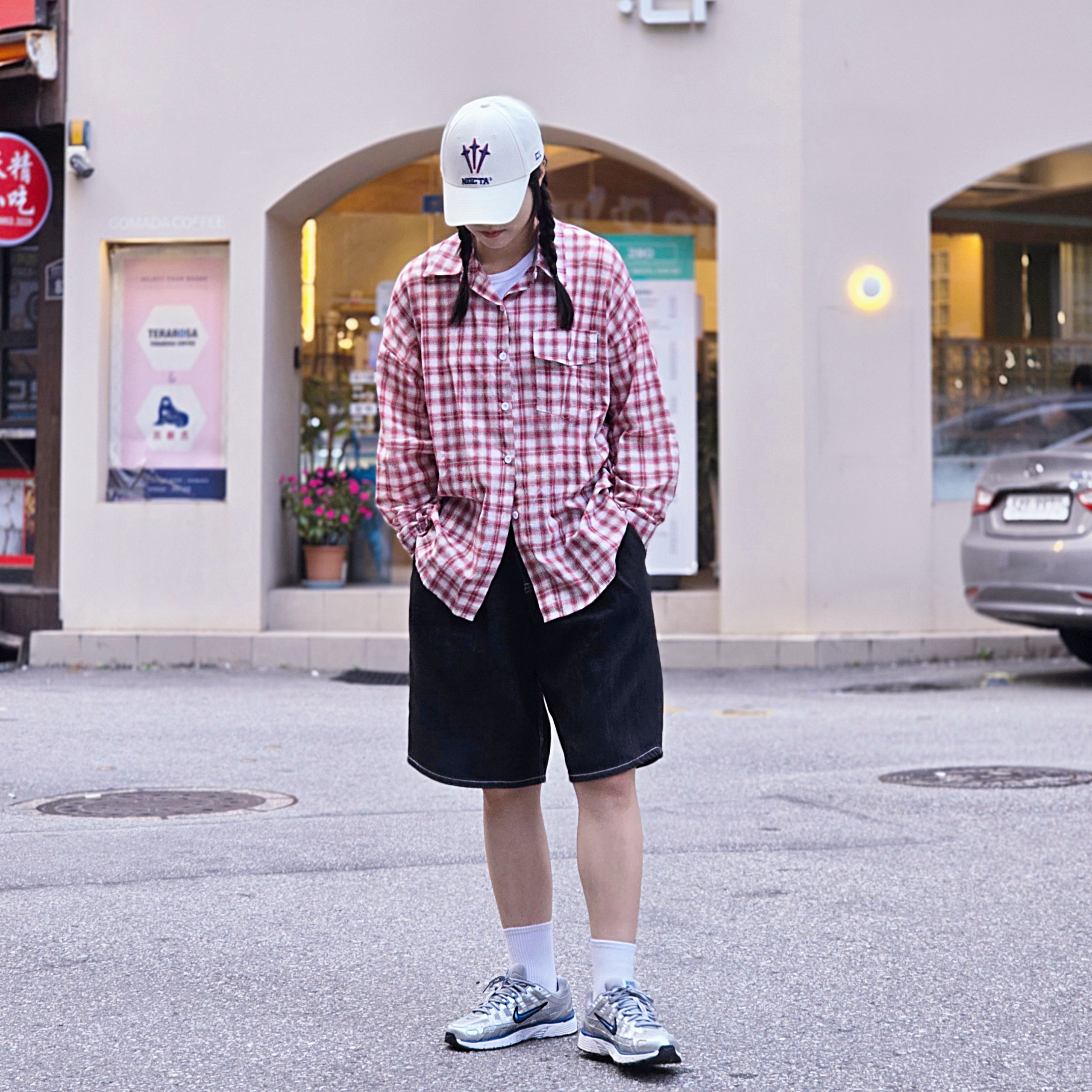 Nike x Drake Nocta NRG LU L91 Cap White, (W) Nike P-6000 Laser Blue 착용 스타일 - 2