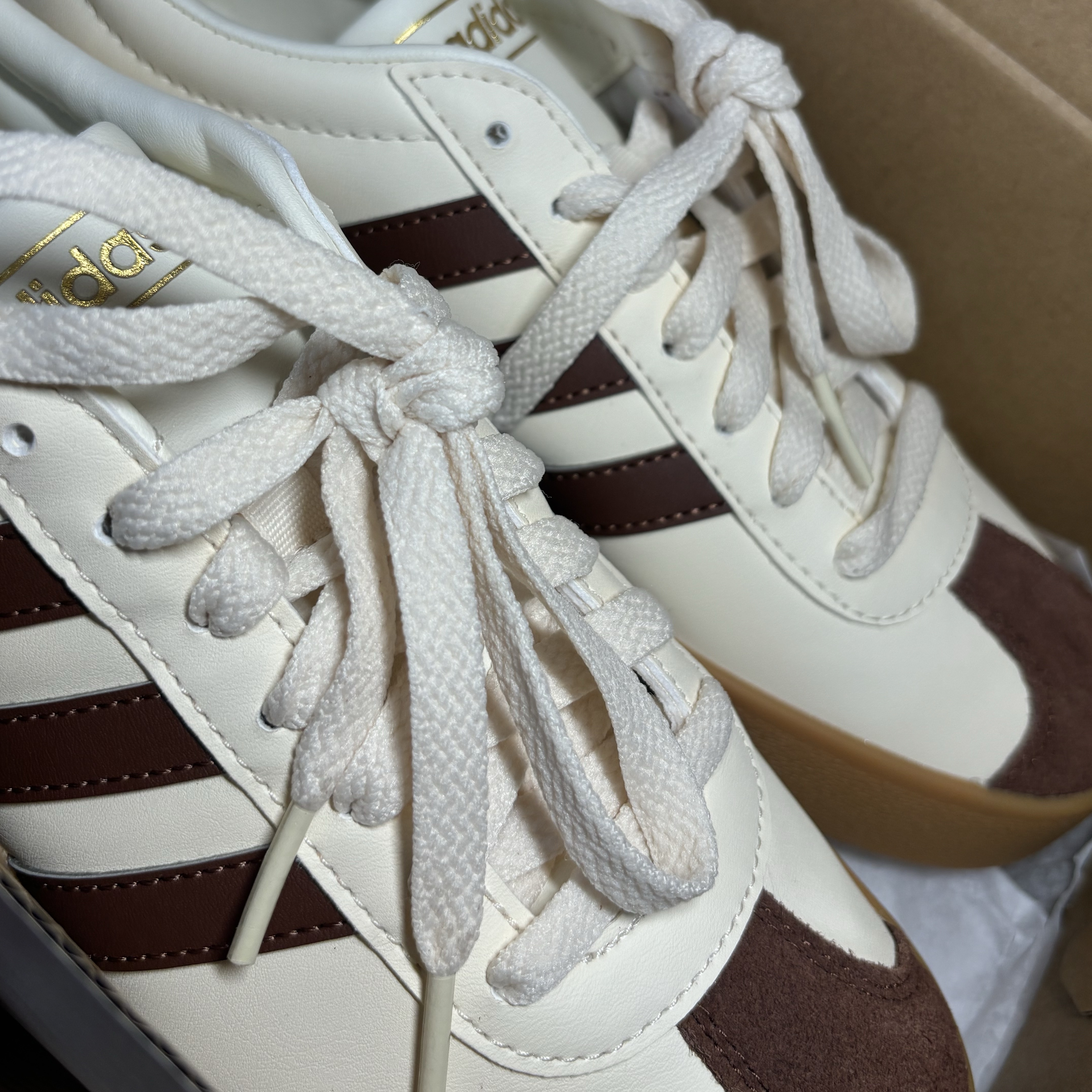 Adidas VL Court 2.0 Cream Brown 착용 스타일 - 2