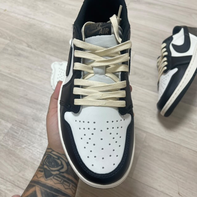 Jordan 1 Retro Low OG Mocha 착용 스타일 - 4