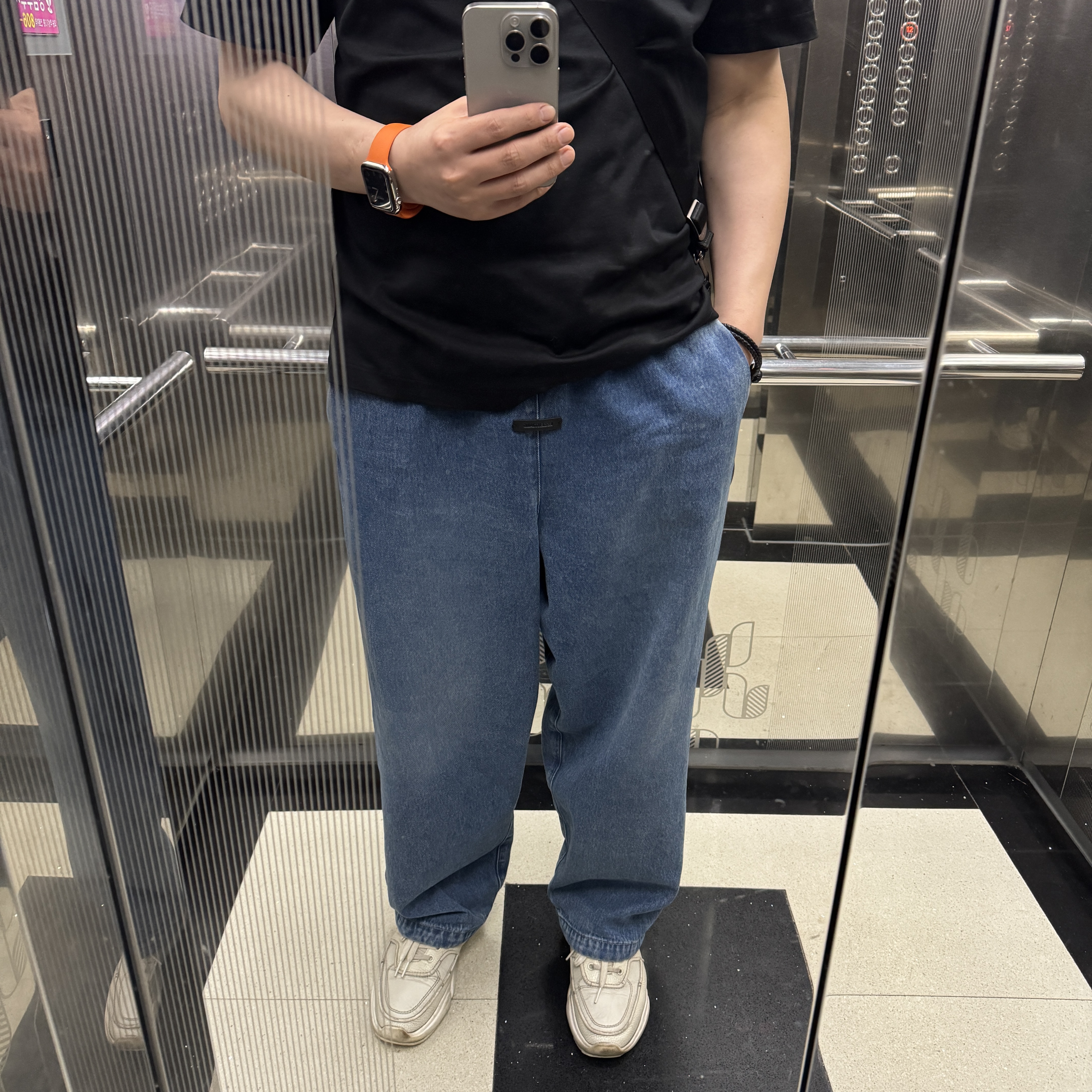 Essentials Denim Lounge Pants Medium Wash - 24SS 착용 스타일