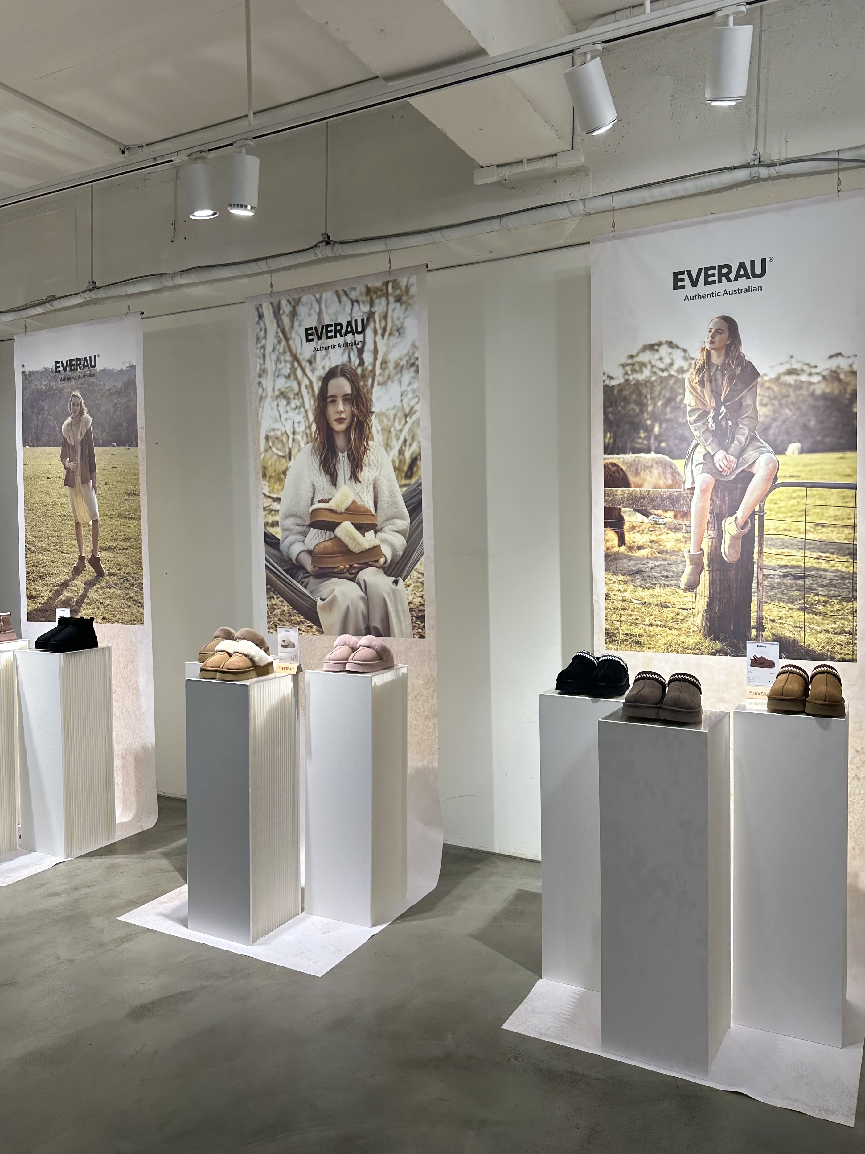 UGG Tasman Weather Hybrid Chestnut Whitecap 착용 스타일 - 7