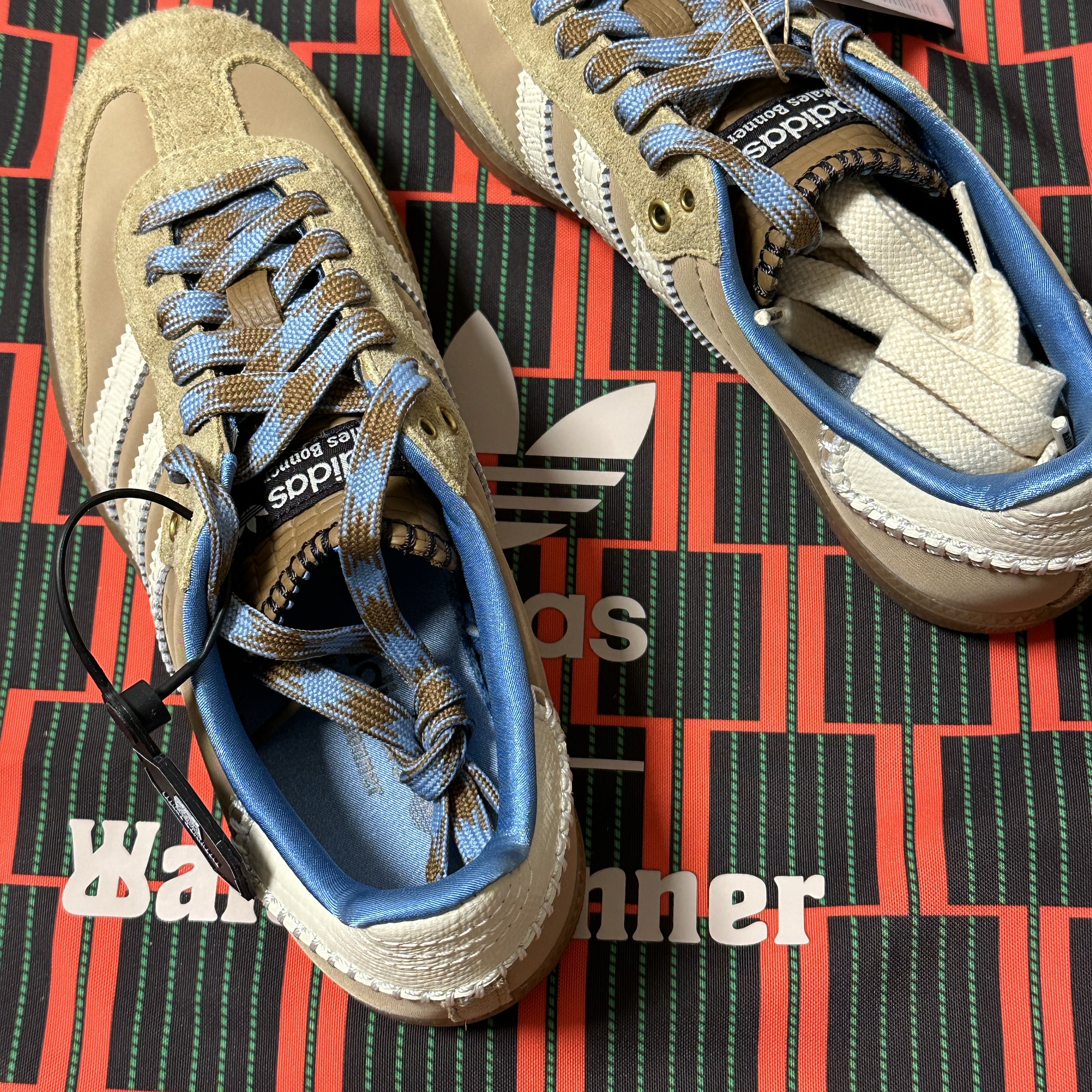 Adidas x Wales Bonner Samba Supplier Colour Wonder White, Monamhee x STU Stu Black 착용 스타일 - 2