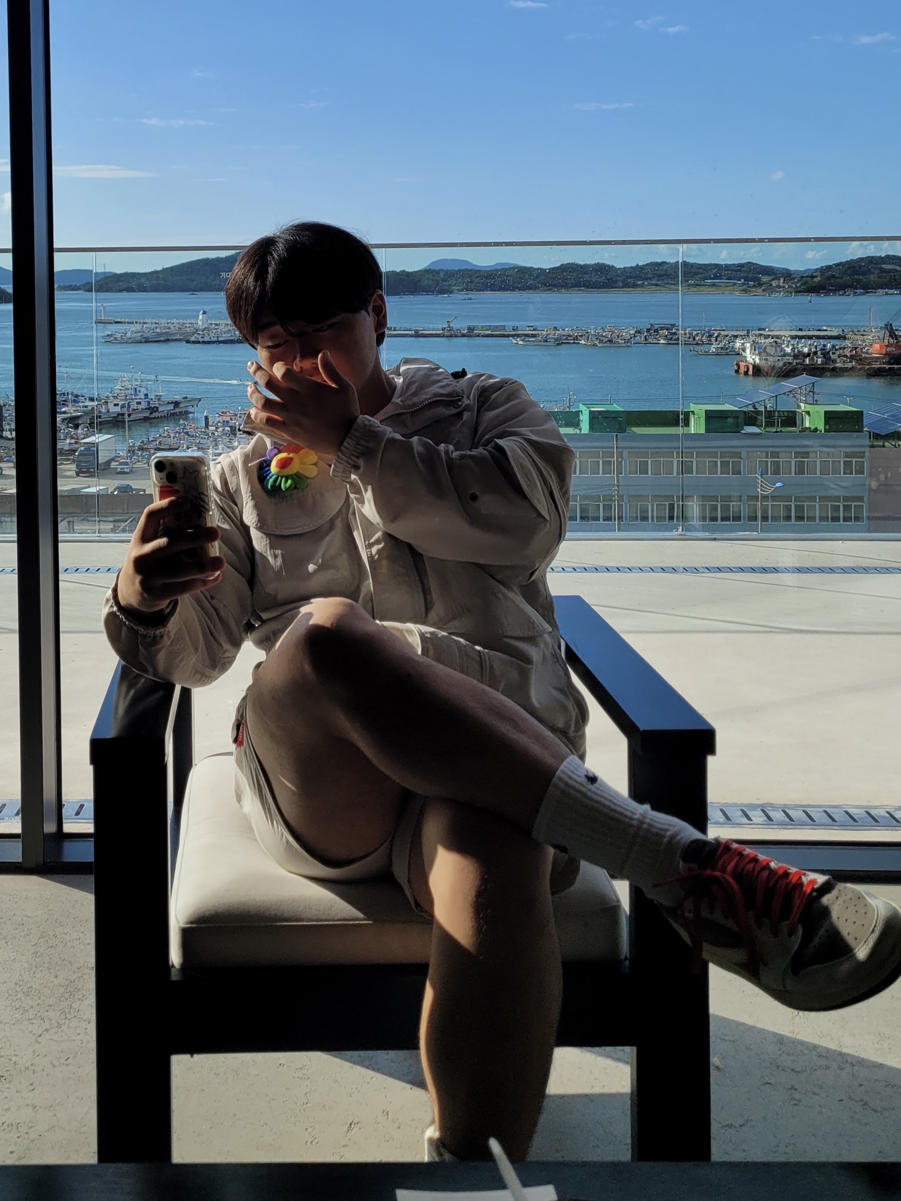 Supreme x The North Face Printed Pocket T-Shirt White - 23SS, Supreme x The North Face Trekking Convertible Jacket Stone - 22SS 착용 스타일 - 2