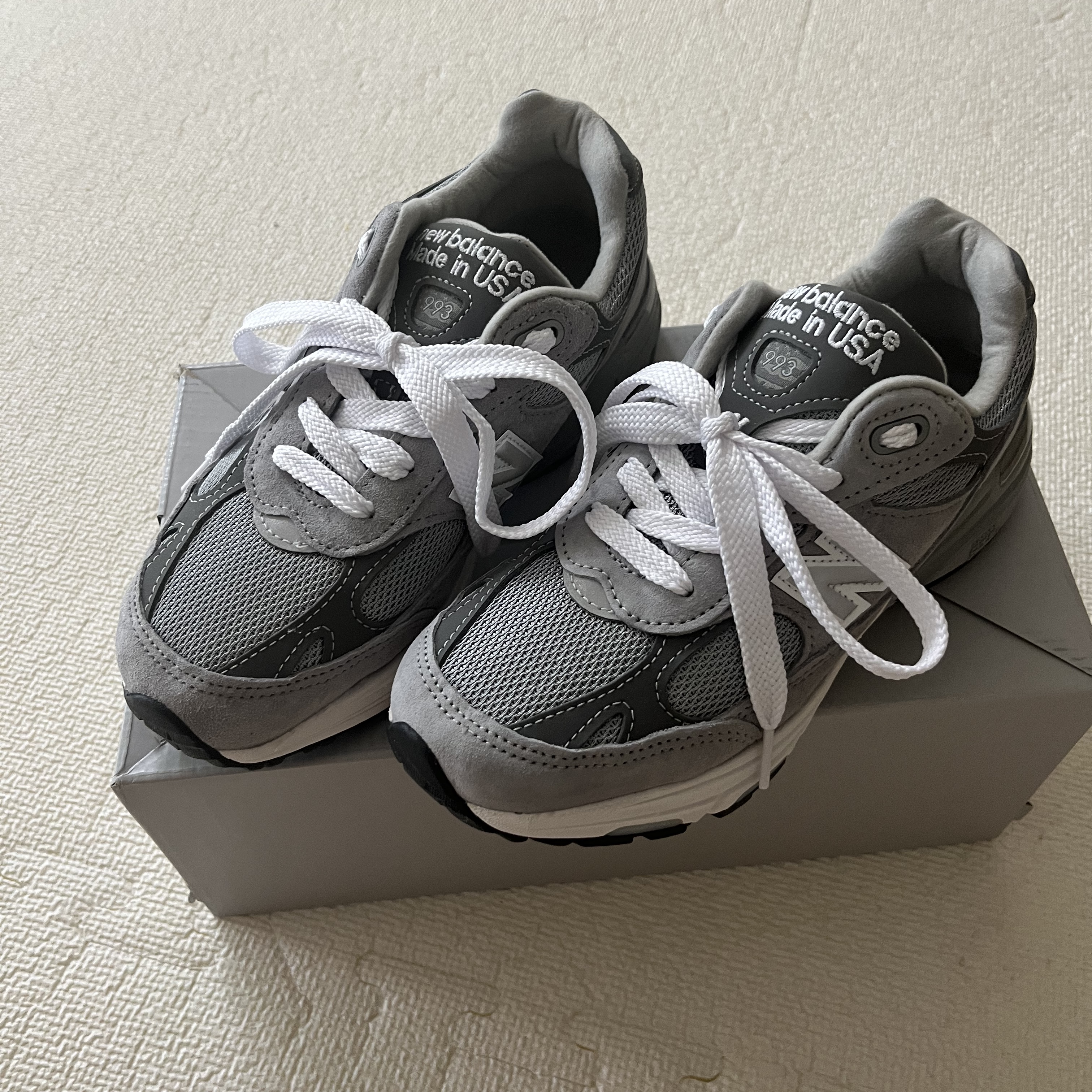 (W) New Balance 993 Made in USA Grey - B Standard 착용 스타일