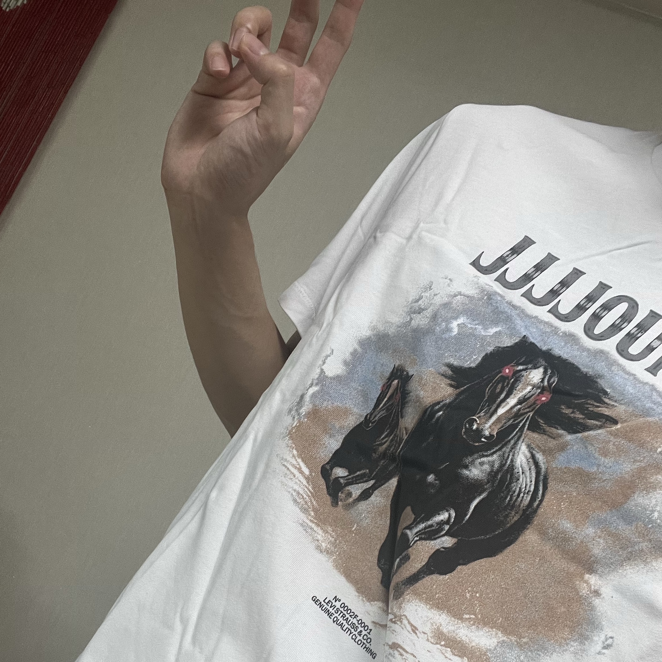 Levi's x JJJJound Graphic T-Shirt White 착용 스타일