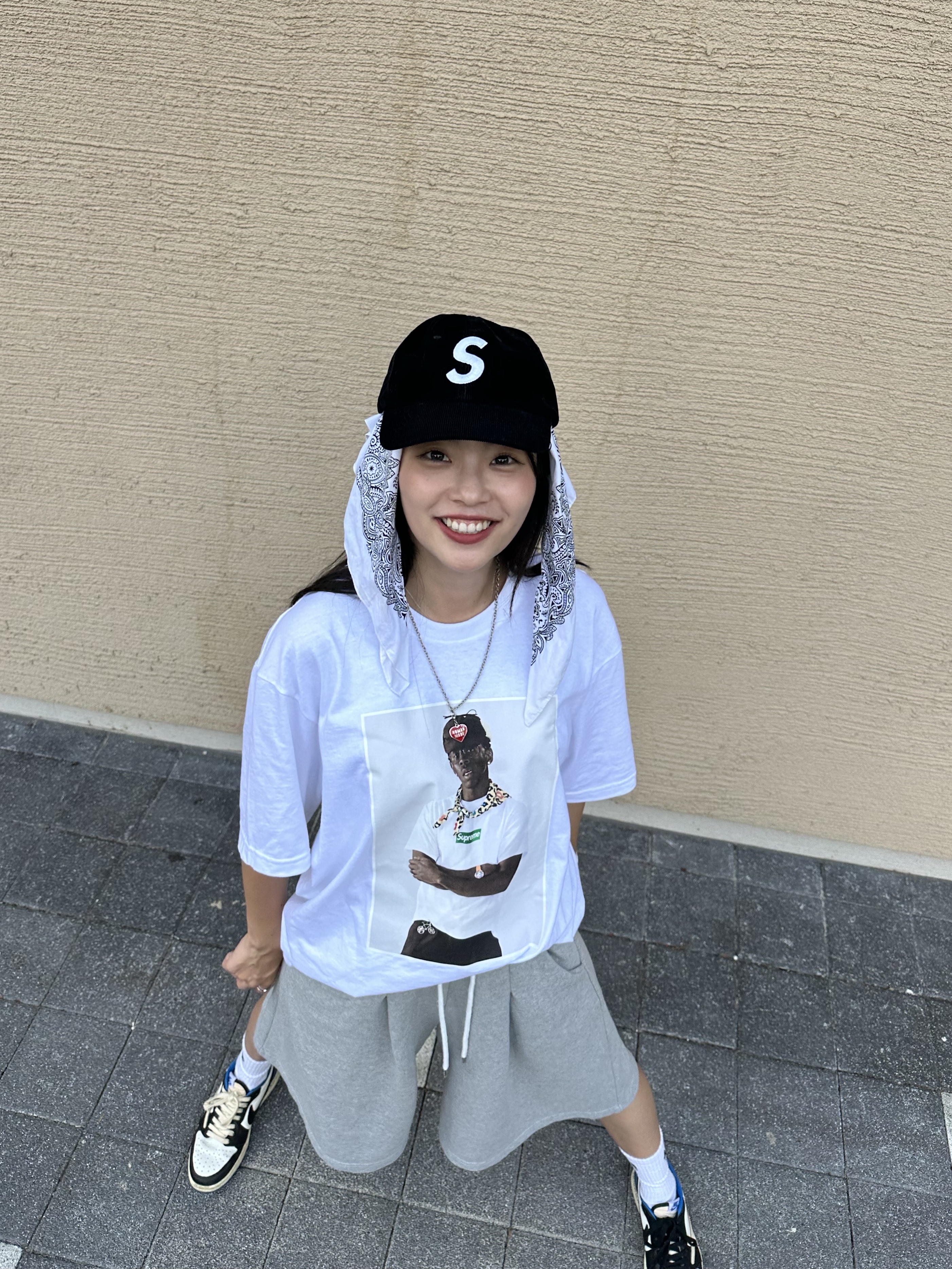 Supreme Tyler The Creator T-Shirt White - 24FW, Human Made Five Heart Necklace Silver 착용 스타일 - 1