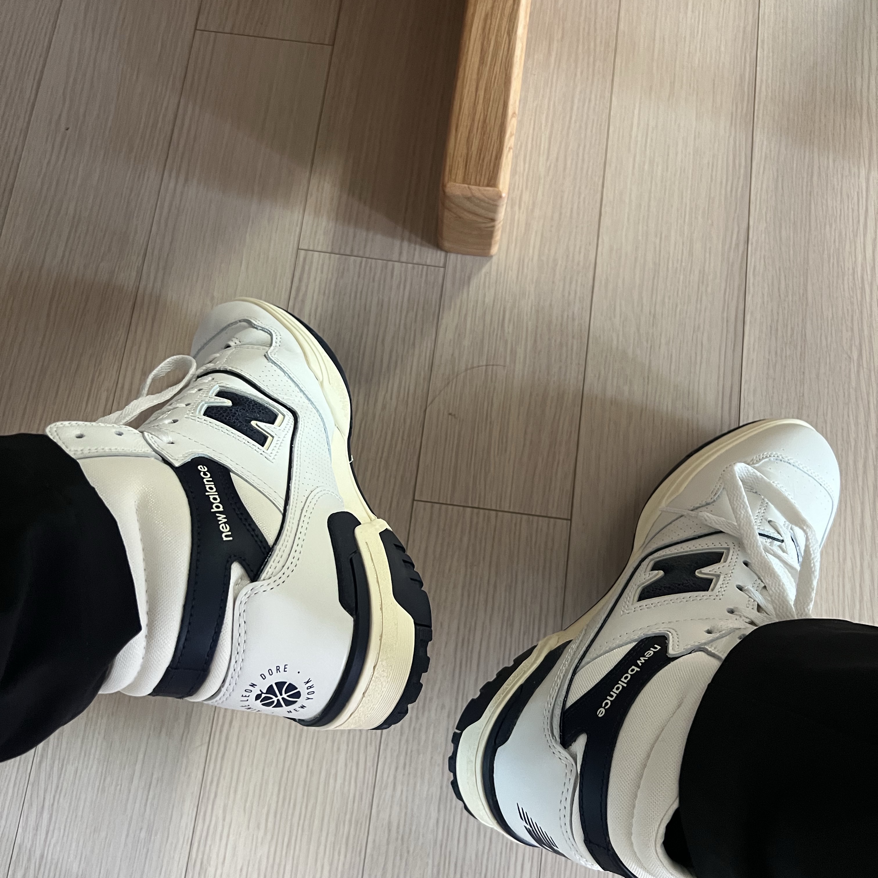 New Balance x Aime Leon Dore 650R White Navy 착용 스타일 - 3