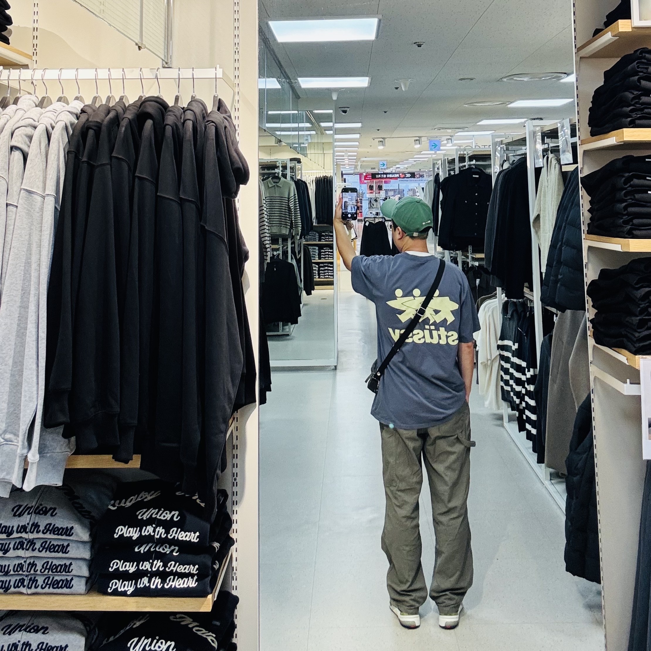 Emis Wappen Ball Cap Green, Stussy Surfwalk Pigment Dyed T-Shirt Indigo 착용 스타일 - 2