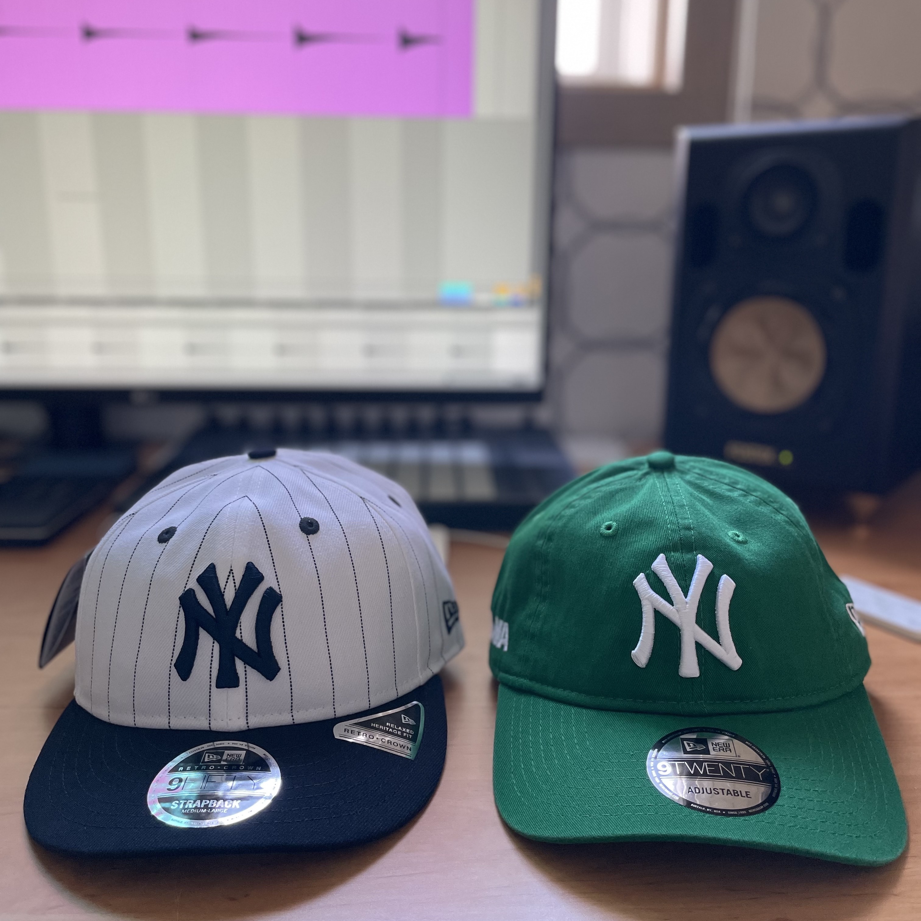 New Era x MoMA New York Yankees Cap Kelly Green 착용 스타일