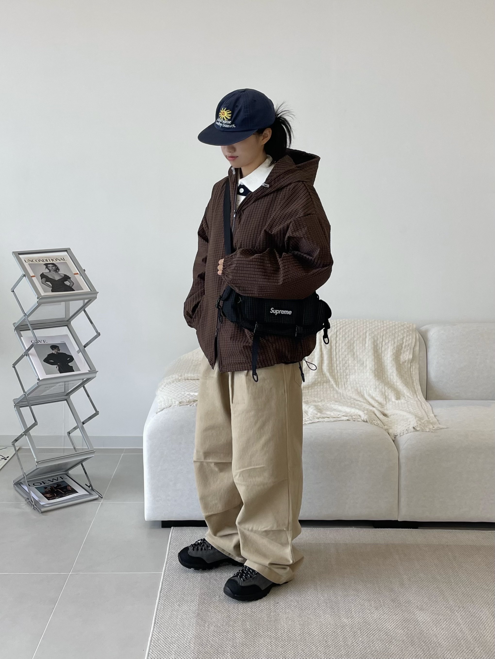 HS x Hank Relaxed Fit Cap Navy, Supreme Mini Duffle Bag Black - 24SS 착용 스타일 - 3