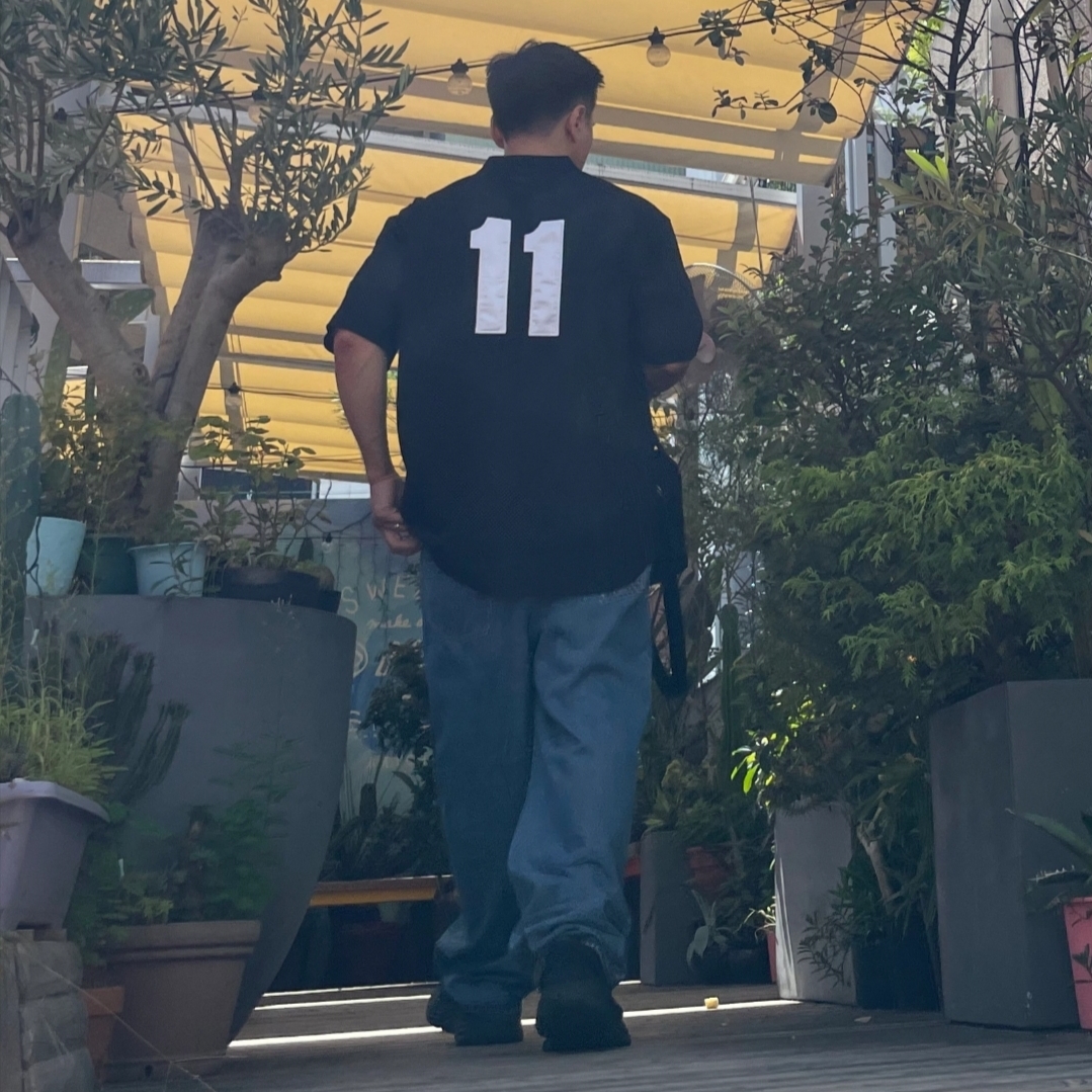 Supreme S Logo Baseball Henley Black - 24FW, Supreme Baggy Jean Washed Indigo - 24FW 착용 스타일