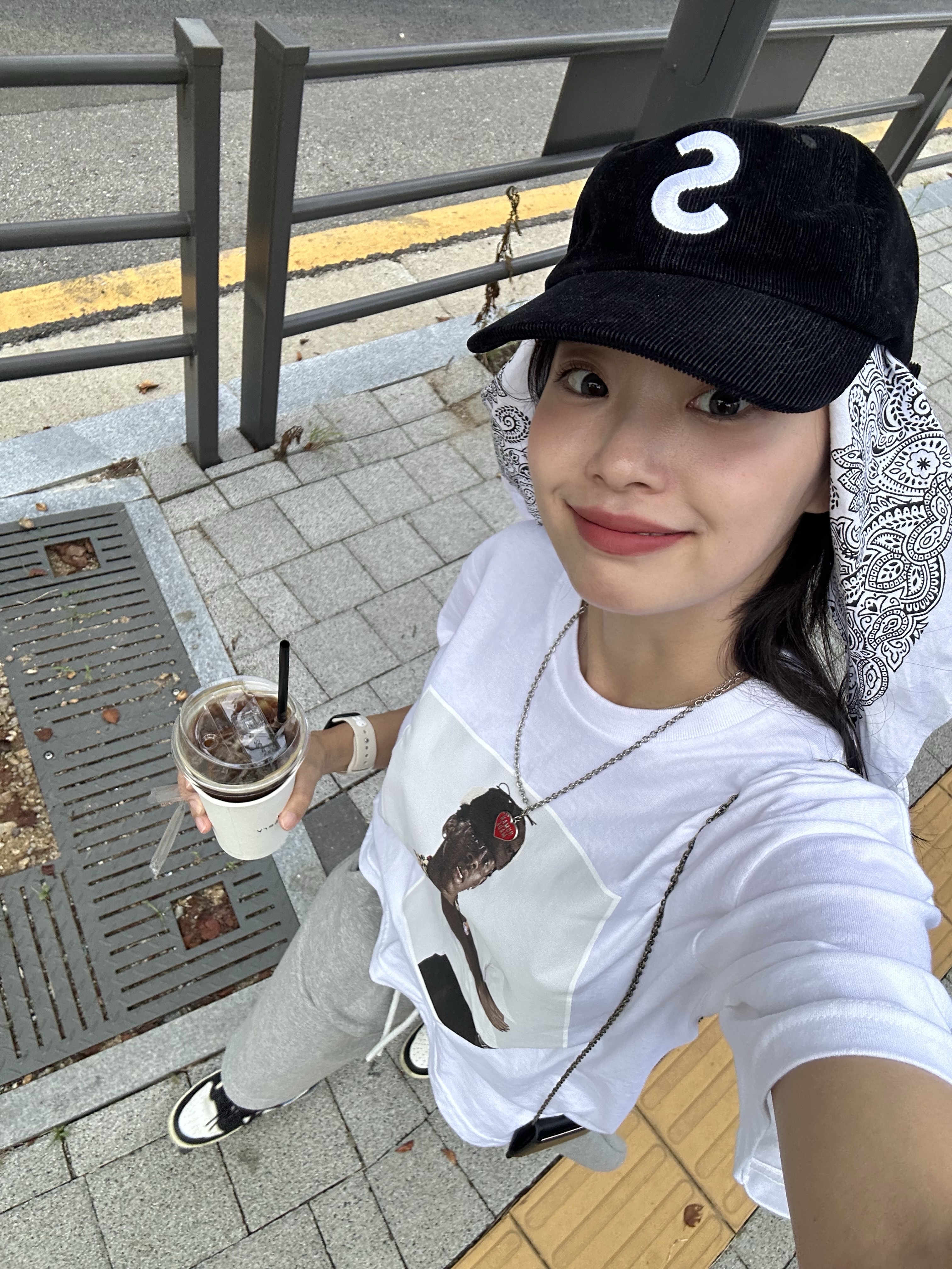 Supreme Tyler The Creator T-Shirt White - 24FW, Human Made Five Heart Necklace Silver 착용 스타일 - 2