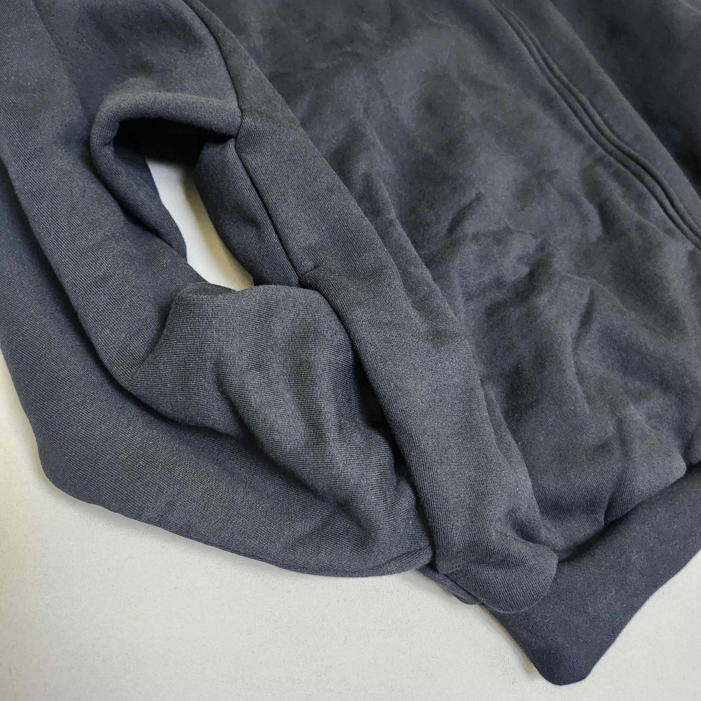 Essentials Heavy Fleece Full Zip Hoodie Black - 24FW, Essentials Fleece Relaxed Sweatpant Black - 24FW 착용 스타일 - 3