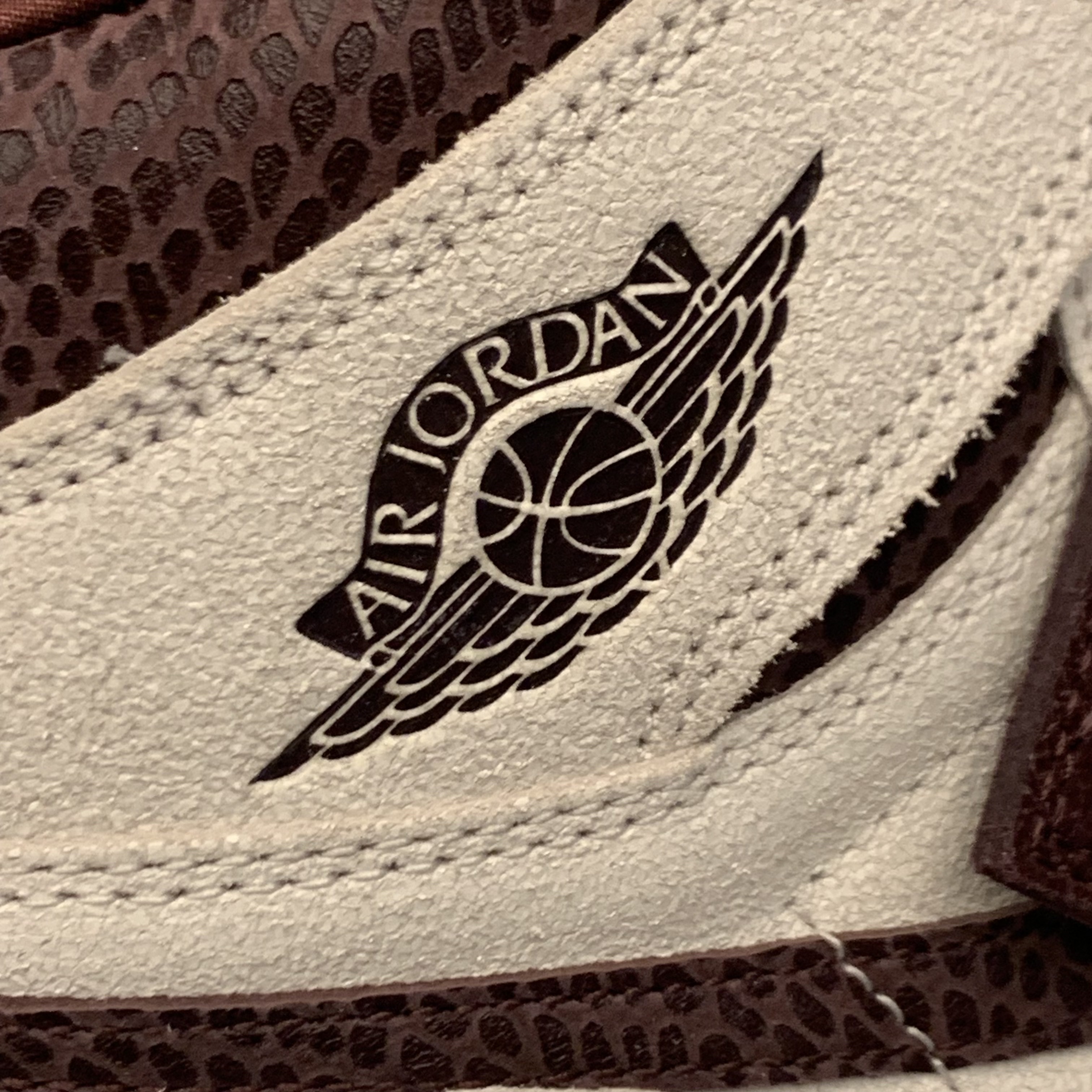 Jordan 1 x A Ma Maniere Retro High OG SP Sail and Burgundy 착용 스타일 - 1