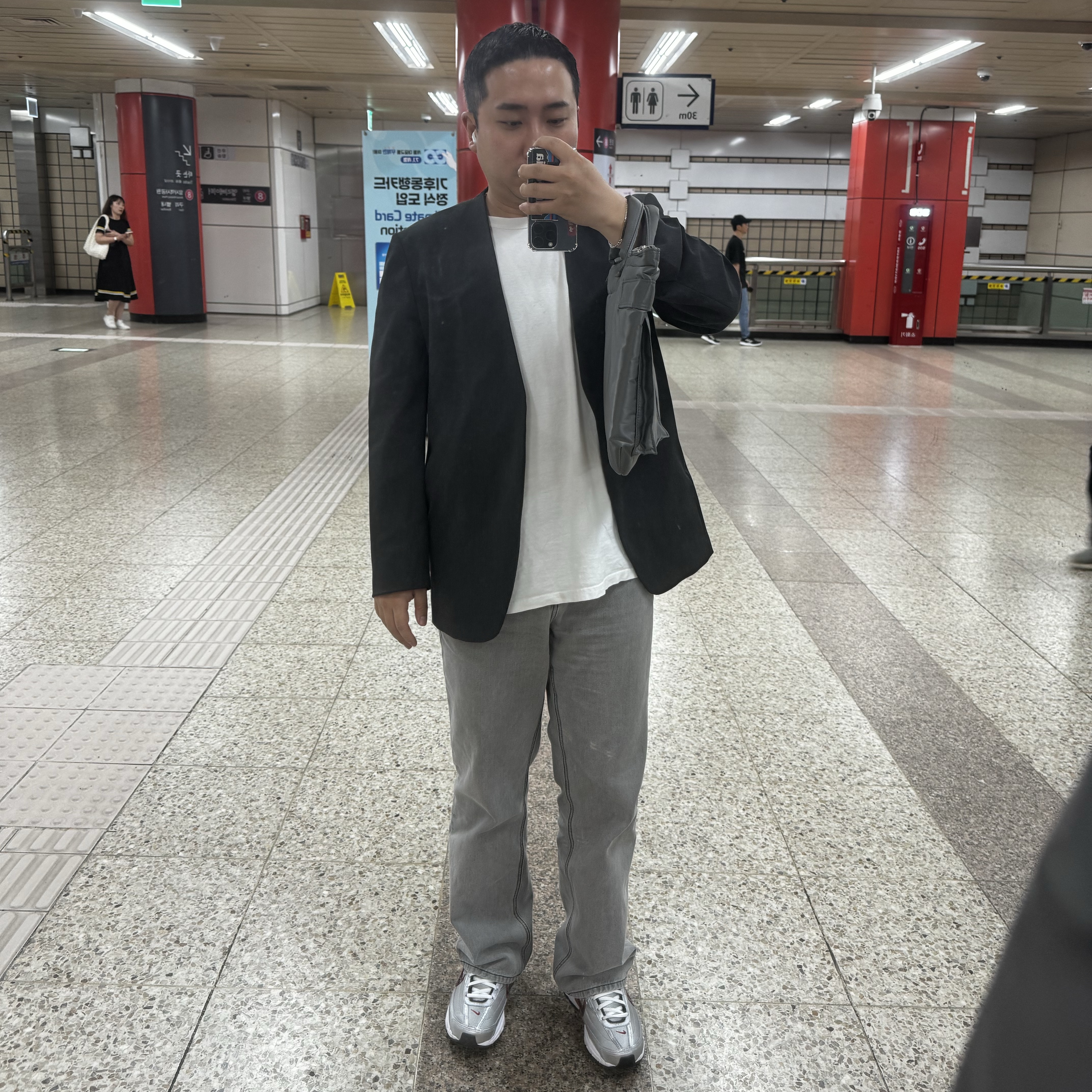 Nike Initiator Metallic Silver Black, Porter Tanker 3Way Briefcase Silver Grey 착용 스타일